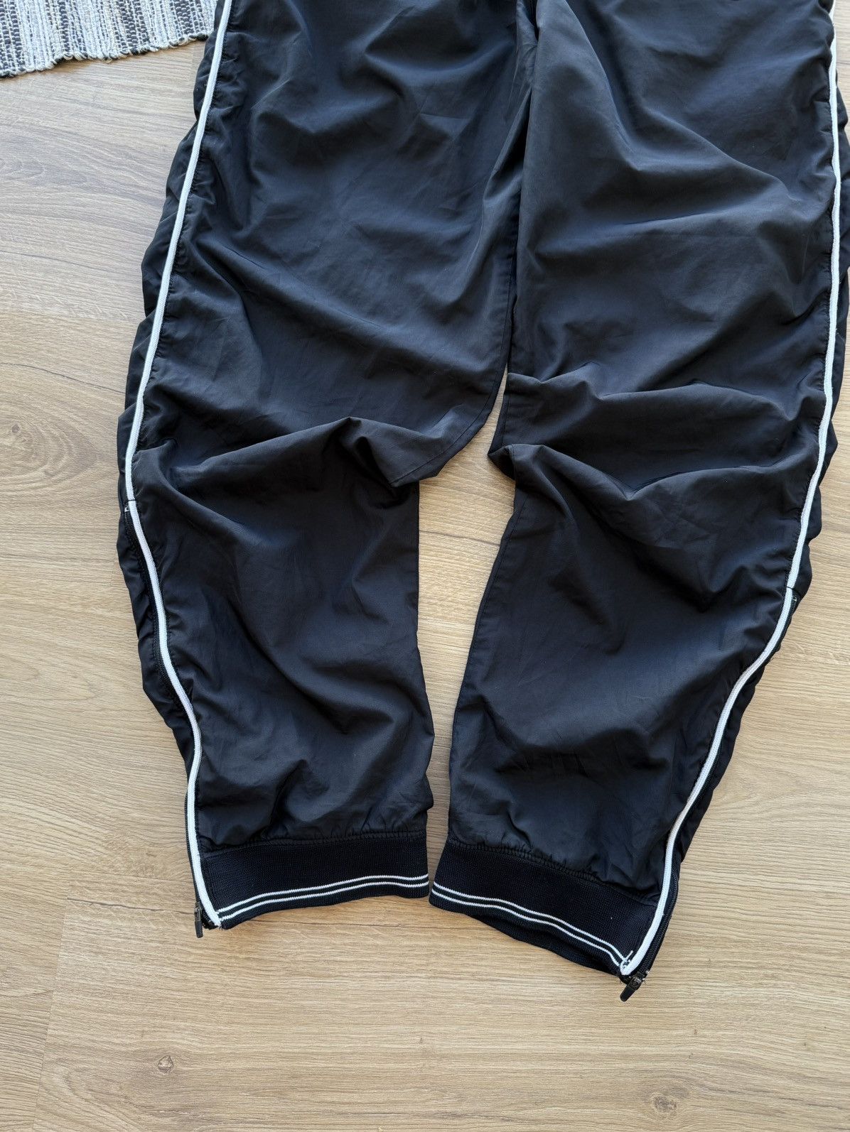 Nike VINTAGE NIKE 90s BLACK NYLON SPORT PANTS CLASSIC STREETWEAR Size US 32 / EU 48 - 10 Thumbnail