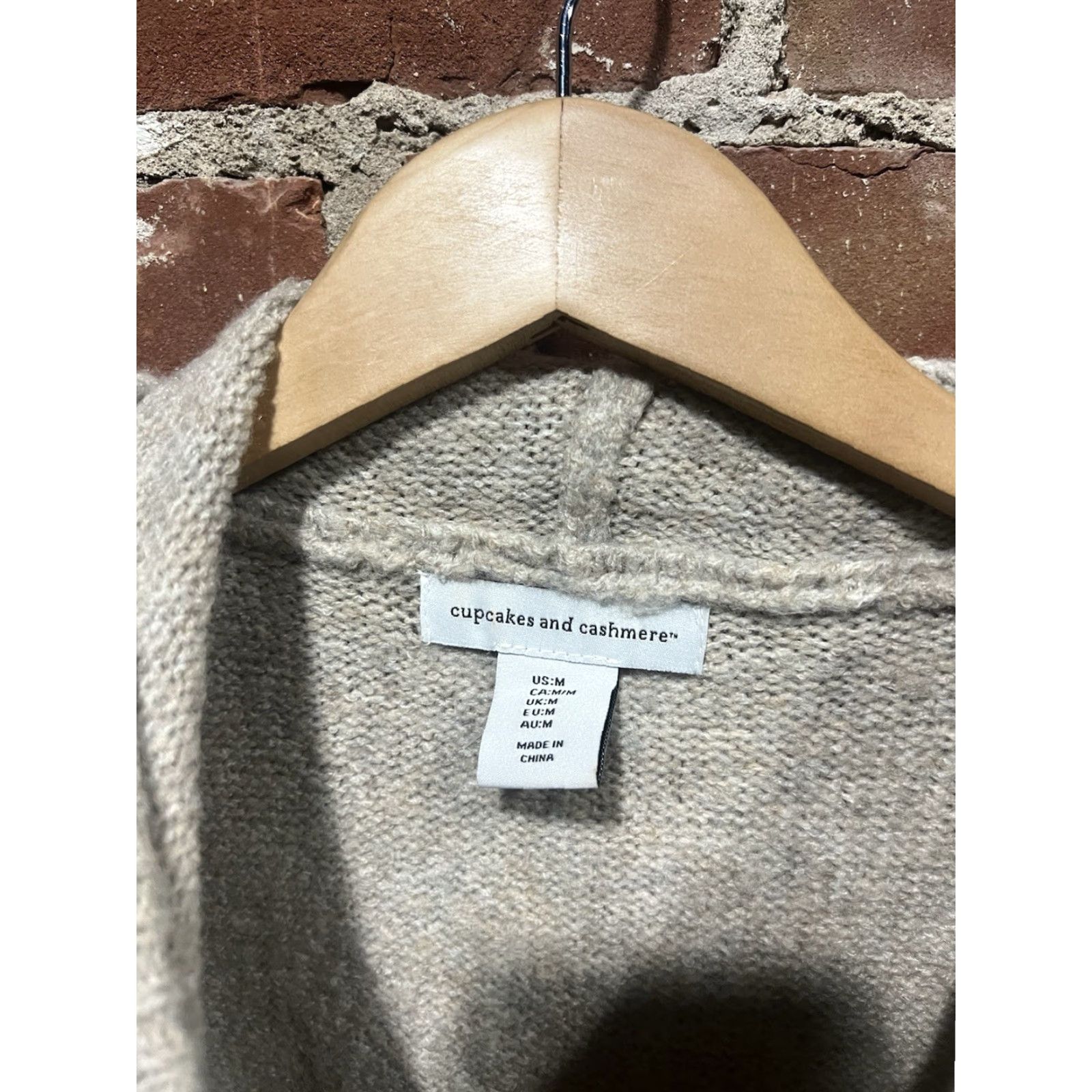 Vintage Cupcakes and Cashmere Ivory Pullover Hooded Sweater Size M Love Graphic Women's Size M / US 6-8 / IT 42-44 - 3 Thumbnail