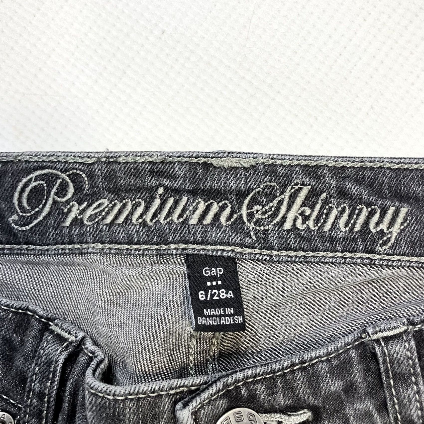 Gap Gap Premium Skinny Jeans Size 28 Ankle Charcoal Gray 28” Inseam Womens Regular 5-Pocket Denim Distressed Belt Loops Low Rise Size 28" / US 6 / IT 42 - 4 Thumbnail