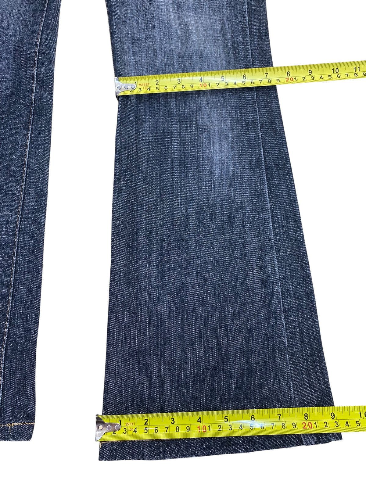 Uniqlo Uniqlo Faded Wash Style Flare Jeans Size US 28 / EU 44 - 13 Thumbnail