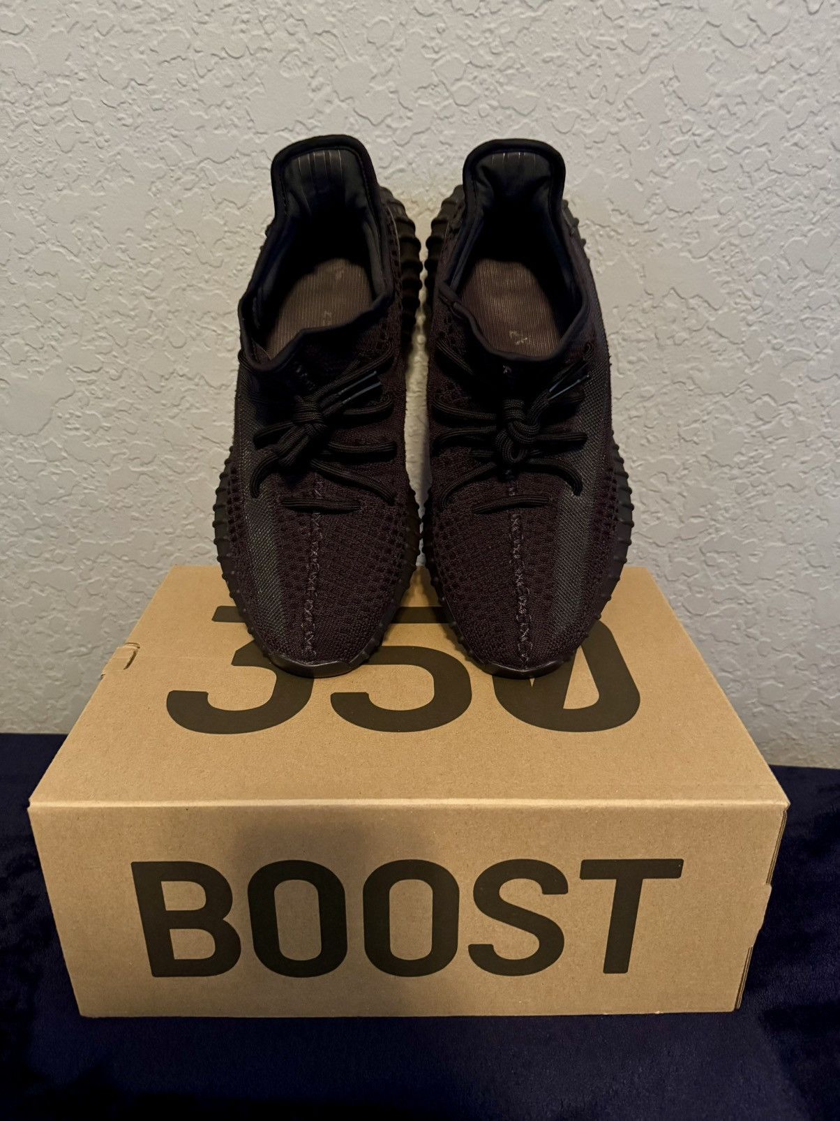 Adidas × Yeezy Yeezy 350s V2 Onyx Size US 10.5 / EU 43-44 - 2 Thumbnail