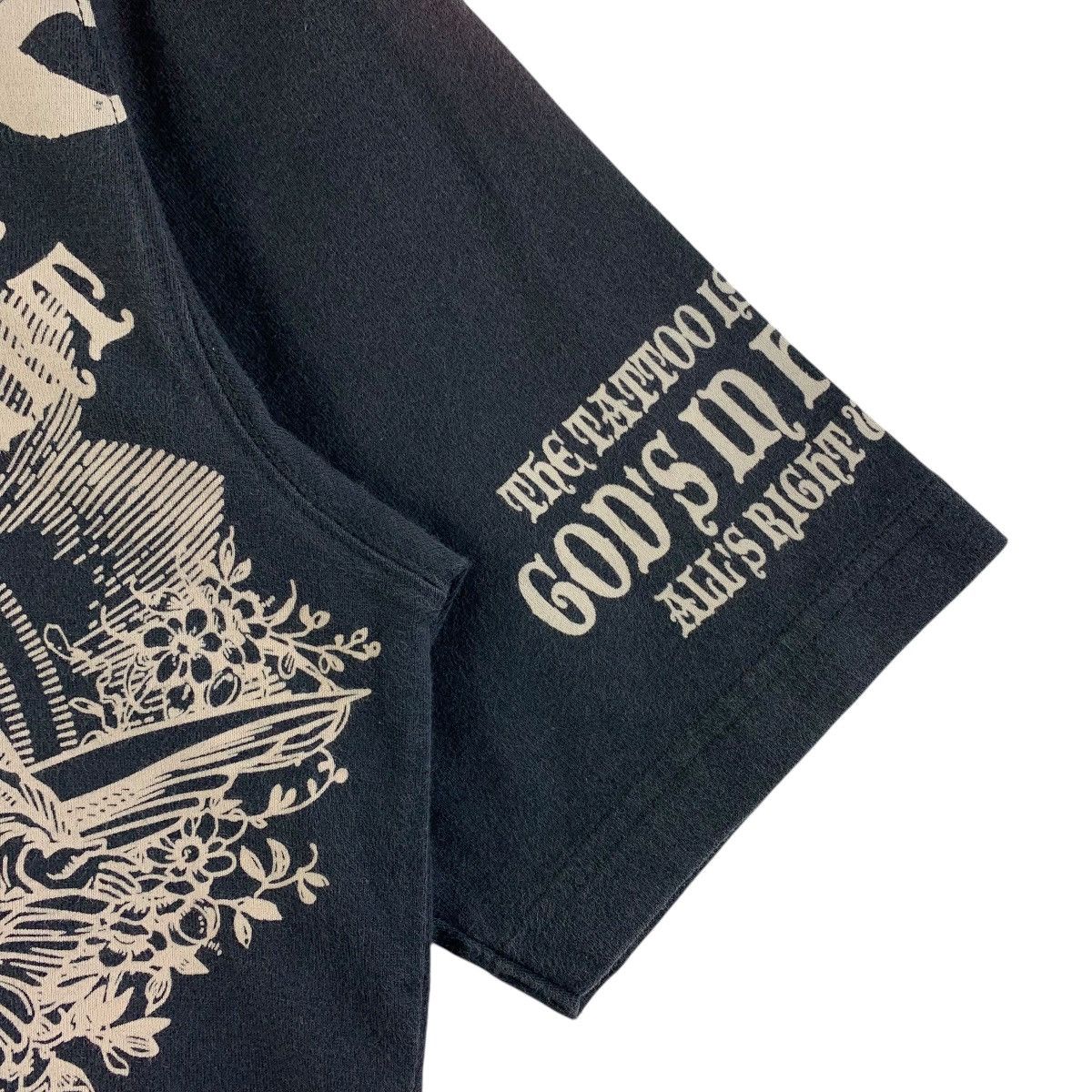 Japanese Brand Vintage BLOOD MASSAGE the tattoo is a splendid art tee Size US S / EU 44-46 / 1 - 7 Thumbnail