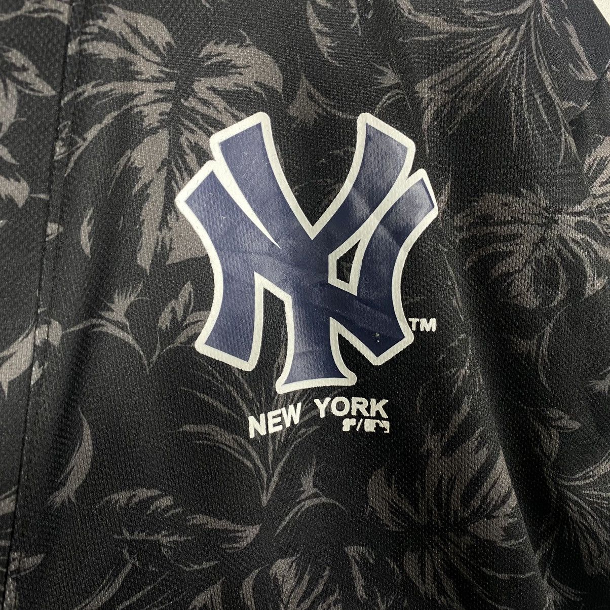 New York Yankees New York Yankees Kimono L Size Black Colour Size US L / EU 52-54 / 3 - 11 Thumbnail