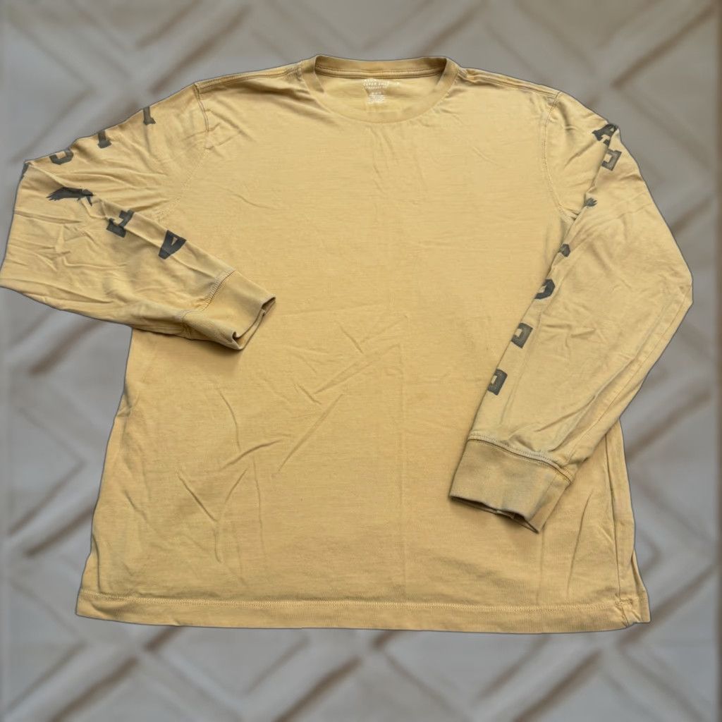 American Eagle Outfitters American Eagle T-Shirt Mens Medium Yellow Super Soft Standard Fit Long Sleeve Size US M / EU 48-50 / 2 - 1 Thumbnail