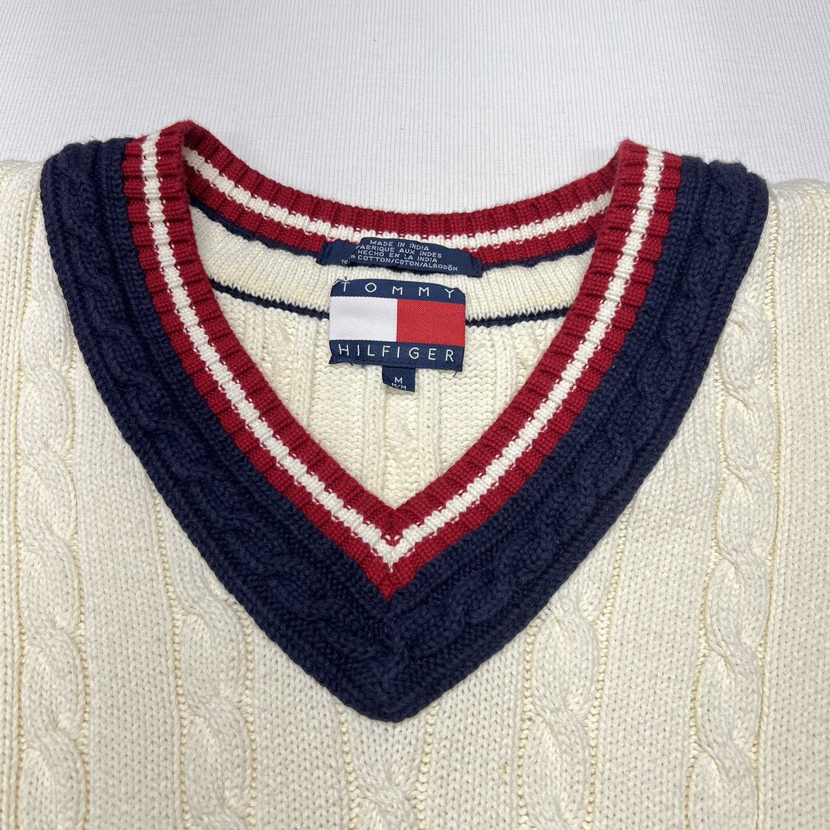 Tommy Hilfiger × Vintage VTG Tommy Hilfiger Sweater Vest White V-Neck Cable Knit Y2K Size US M / EU 48-50 / 2 - 7 Thumbnail