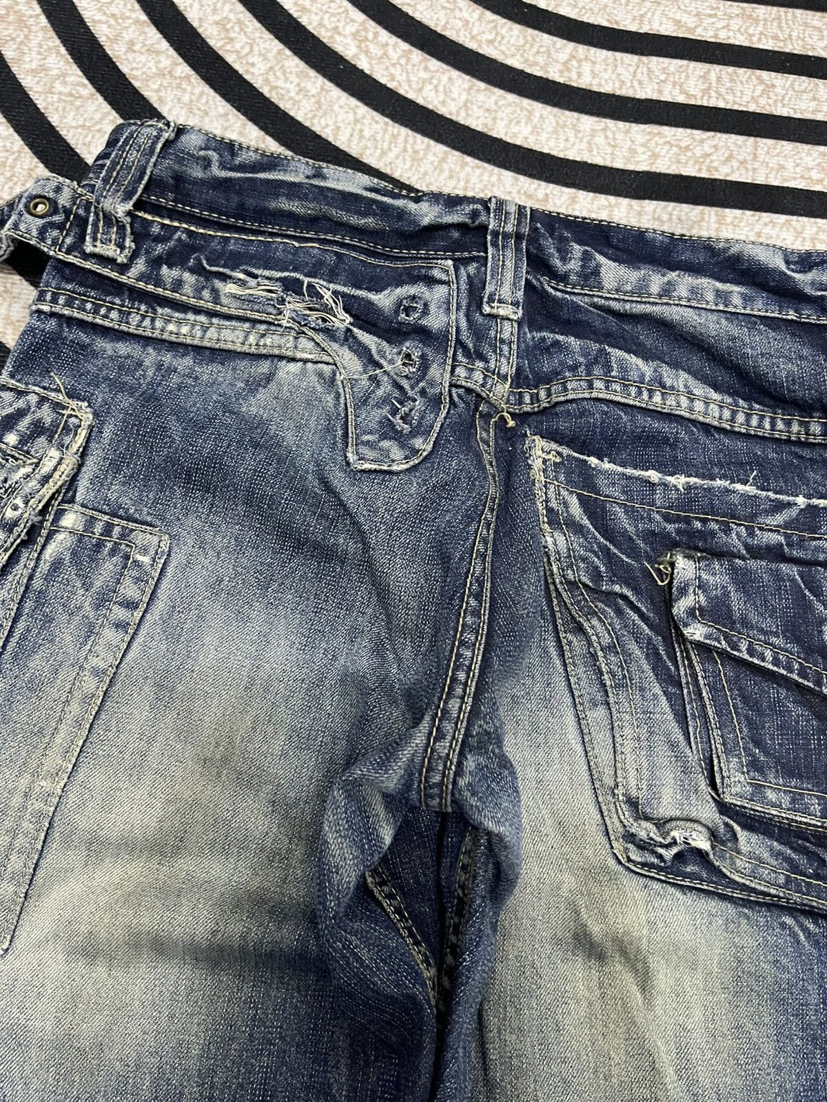 Japanese Brand 2000s CRAZY LEOPARD DENIM JEANS DISTRESSED RARE DESIGN Size US 30 / EU 46 - 23 Thumbnail