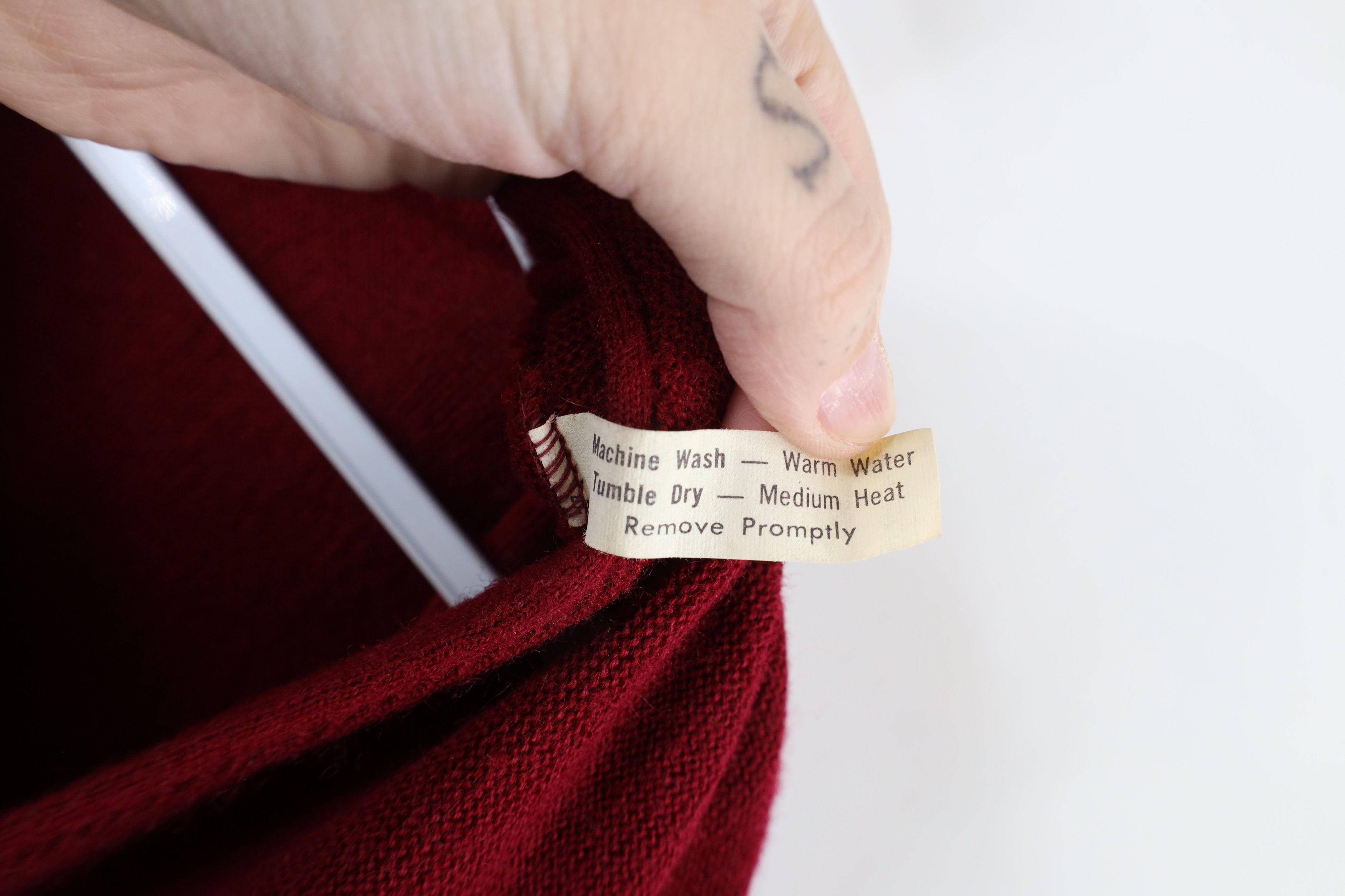 Vintage Vintage 70s Streetwear Blank Knit Cardigan Sweater Red USA Size US M / EU 48-50 / 2 - 7 Thumbnail