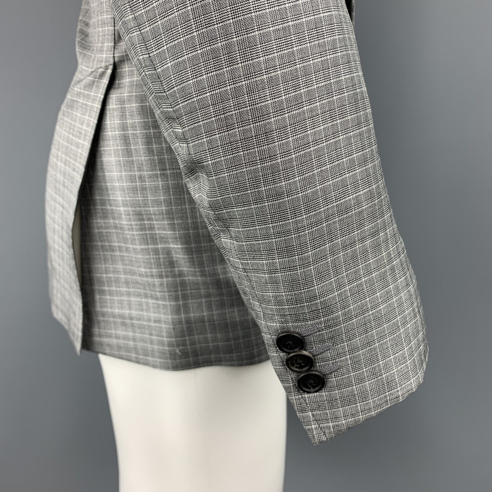 Prada PRADA 38R Plaid Grey Wool/Silk Notch Lapel Sport Coat Size 38R - 6 Thumbnail