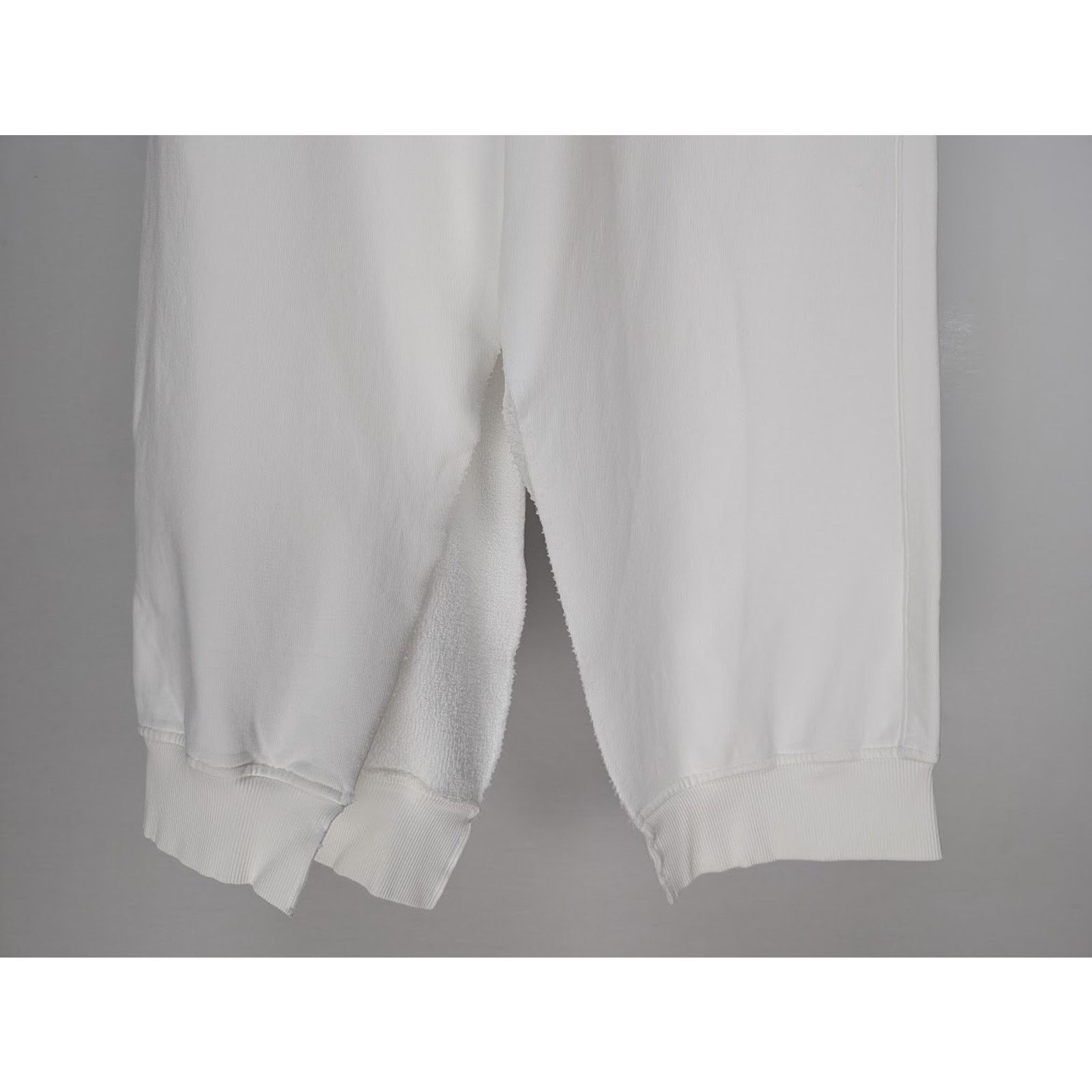 Maison Margiela o1rshd1 Women's /DUP/ MM6 Pants / Sweatpants Short in White Size 24" / US 00 / IT 34 - 4 Thumbnail