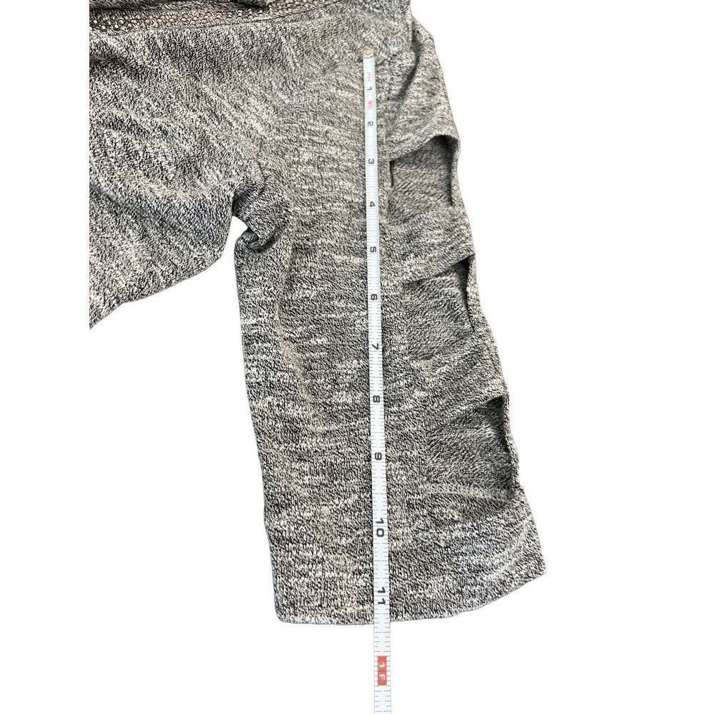 Jennifer Lopez JENNIFER LOPEZ Shirt Womens Size Small Gray Rhinestone V-Nec Size S / US 4 / IT 40 - 6 Thumbnail