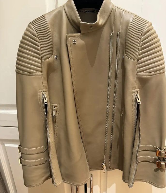 Givenchy Givenchy Women's Winter Khaki Leather Short Coat 0089 Size M / US 6-8 / IT 42-44 - 1 Thumbnail