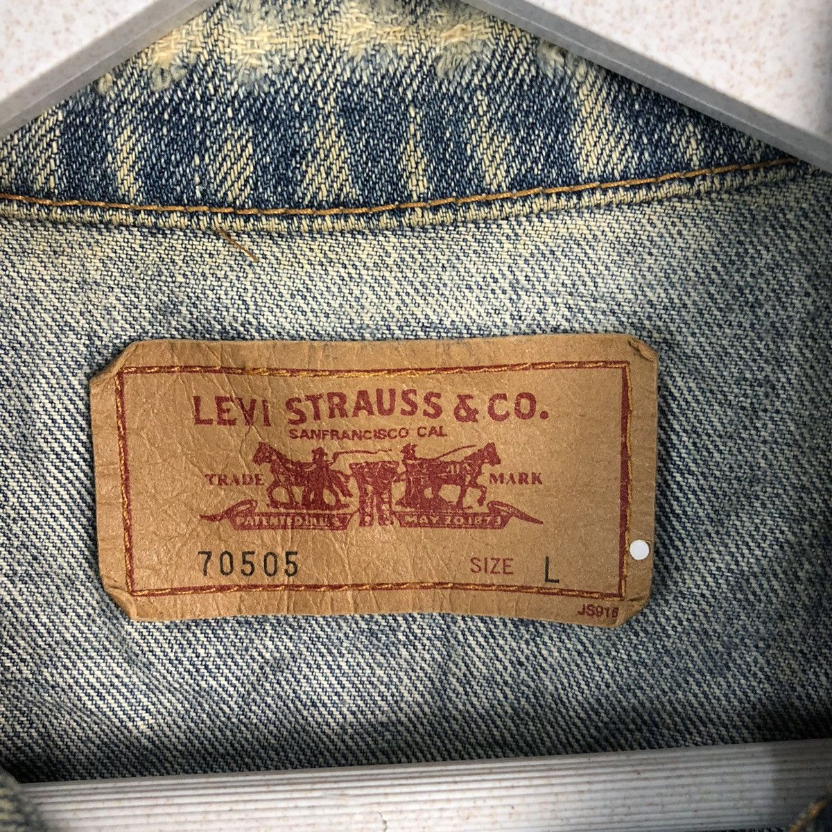 Levi's Levis ripped distressed vintage Blue Denim Jacket #A1523 Size US M / EU 48-50 / 2 - 12 Thumbnail