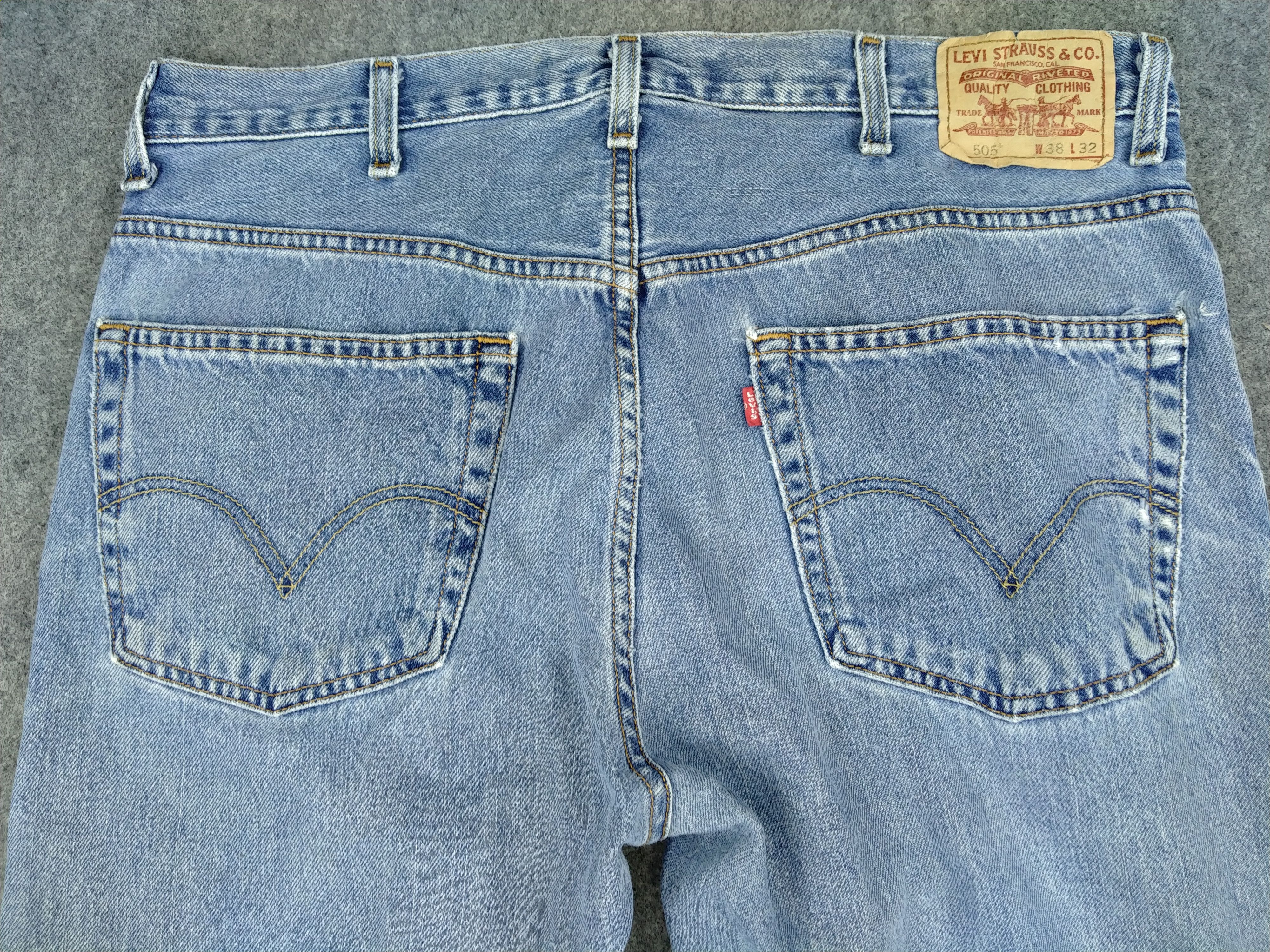 Levi's BlueVintage Levi's 505 Regular Fit Denim 37 x 31.5 -JN641 Size US 37 - 5 Thumbnail