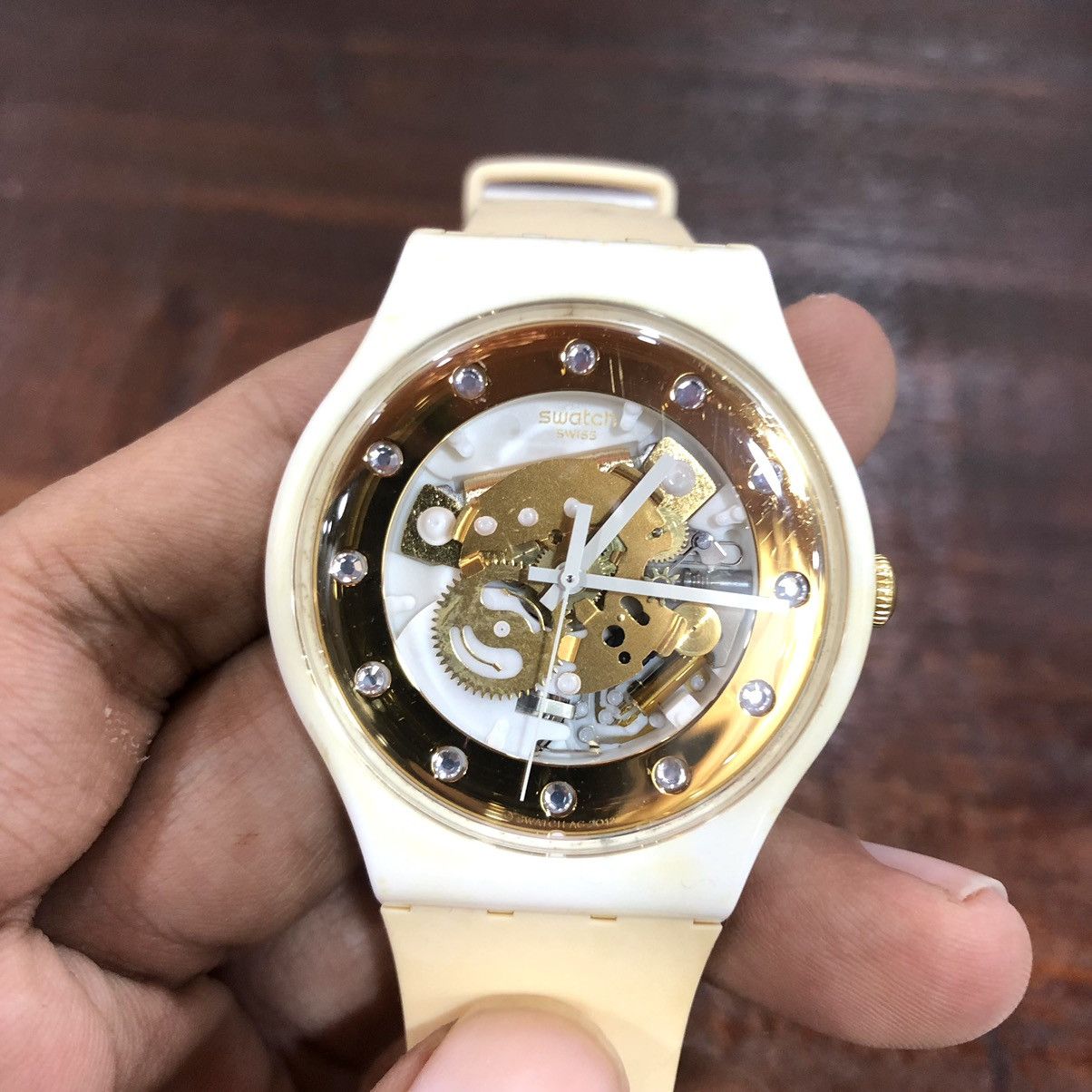 Swatch Vintage Swatch Golden Naked Face Watch Size ONE SIZE - 1 Thumbnail