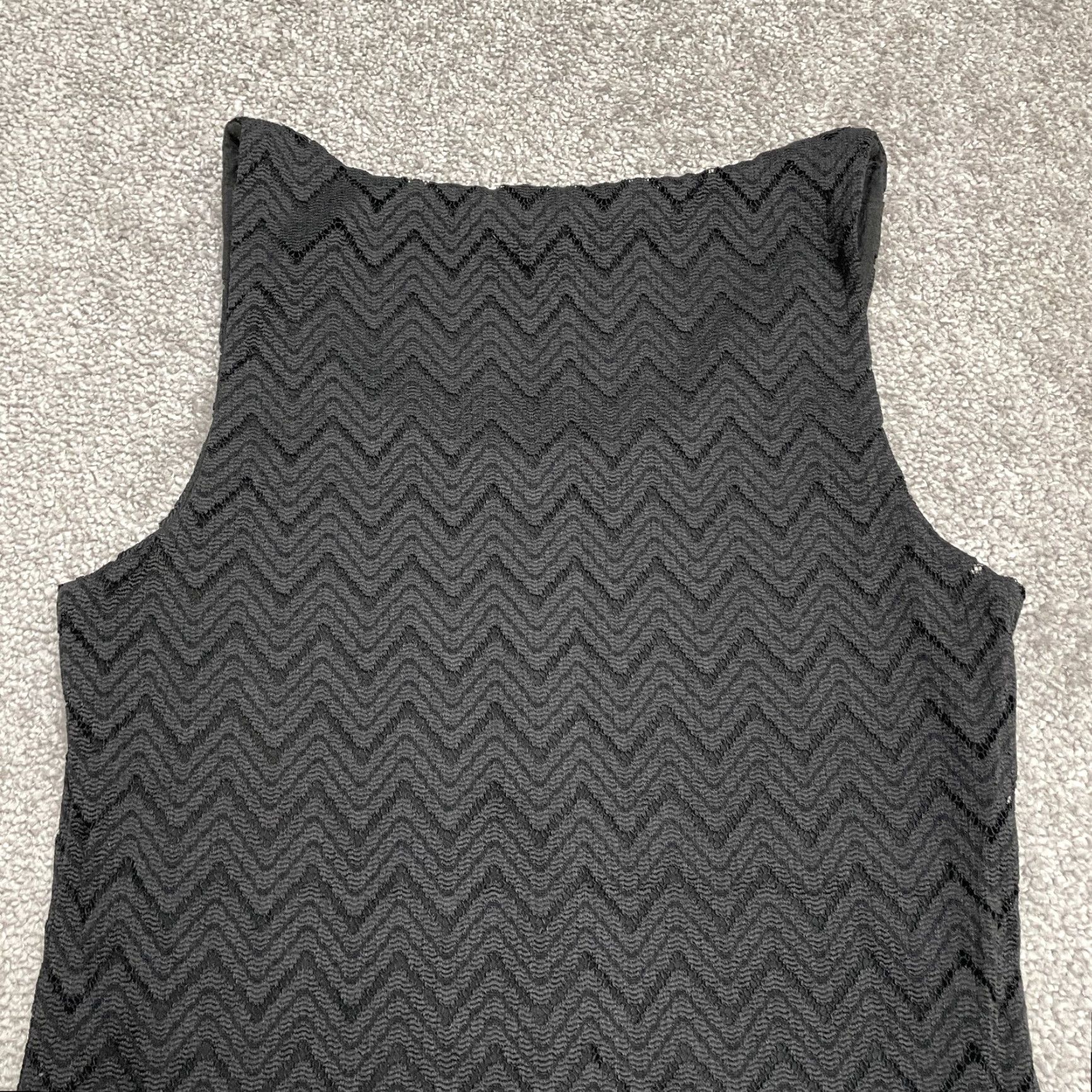 Banana Republic Banana Republic Tank Top Womens XS Black Geometric Sleeveless Casual Stretch Lace Tank Top Size XS / US 0-2 / IT 36-38 - 4 Thumbnail