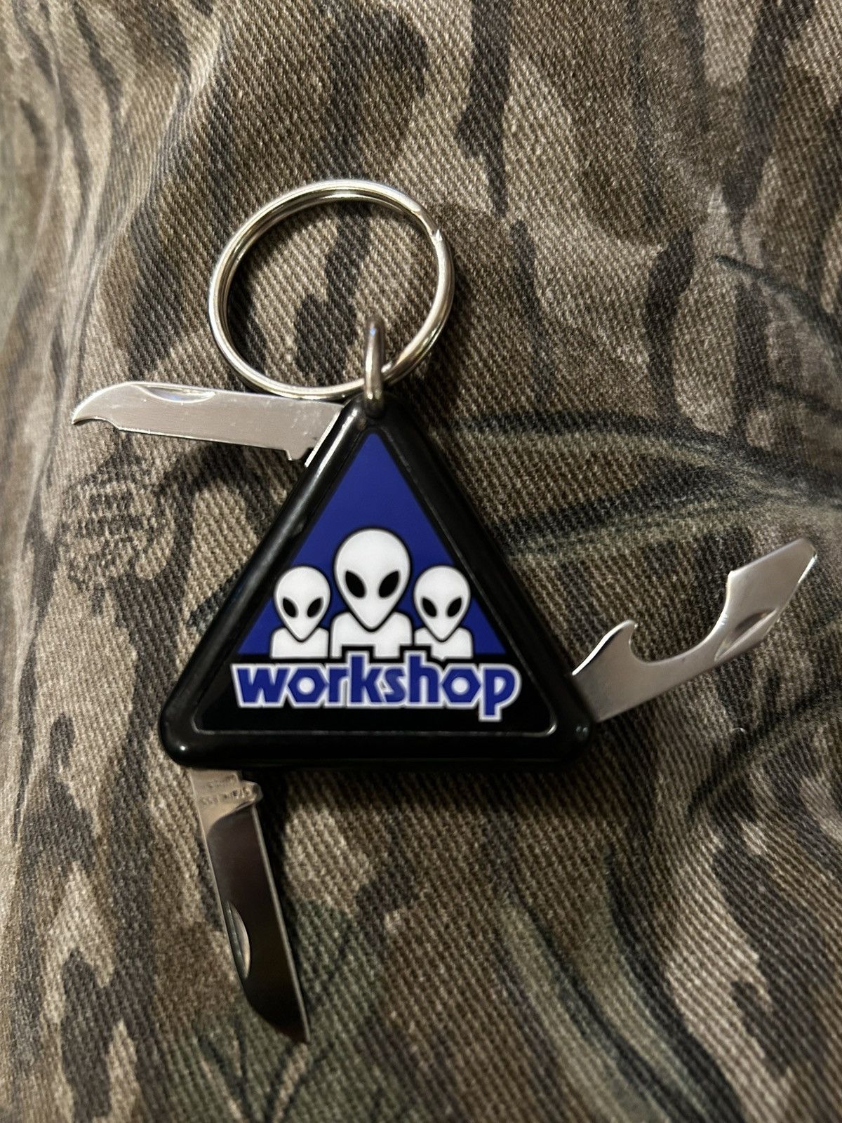 Alien Workshop AW Tri tool OG logo keychain Size ONE SIZE - 1 Thumbnail