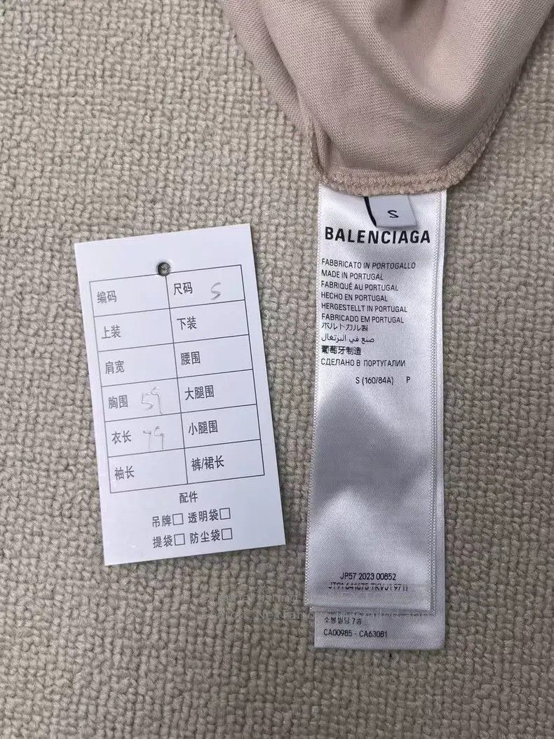 Balenciaga Balenciaga Alphabet Logo Printed Round Neck Short Sleeve T Size US S / EU 44-46 / 1 - 4 Thumbnail