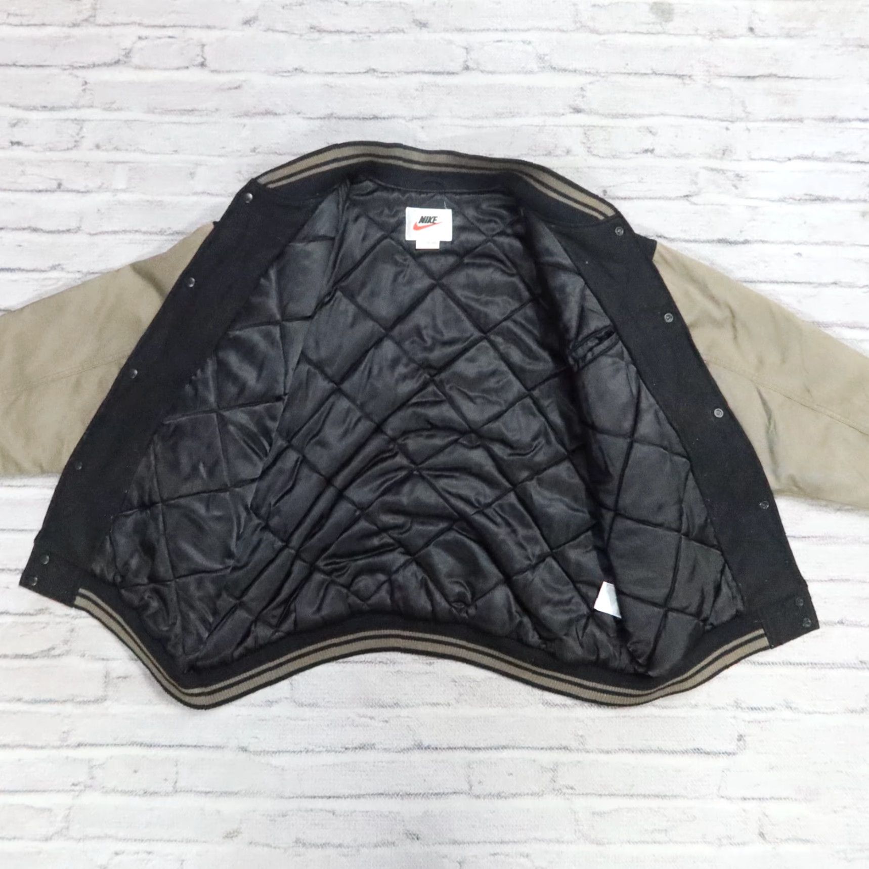 Nike VINTAGE Nike Swoosh Bomber Jacket 2XL Men Black 90s Size US XXL / EU 58 / 5 - 6 Thumbnail