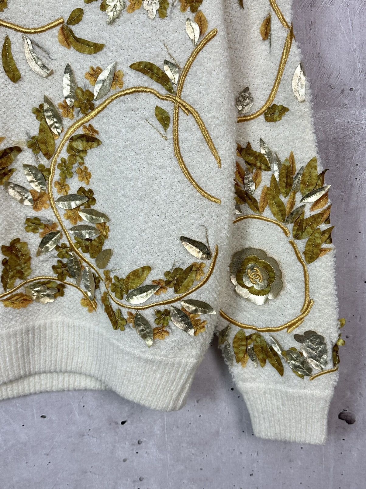 Other Vintage Chanel Viscose Decorated Leaves Long Sleeve Sweater Size L / US 10 / IT 46 - 6 Thumbnail