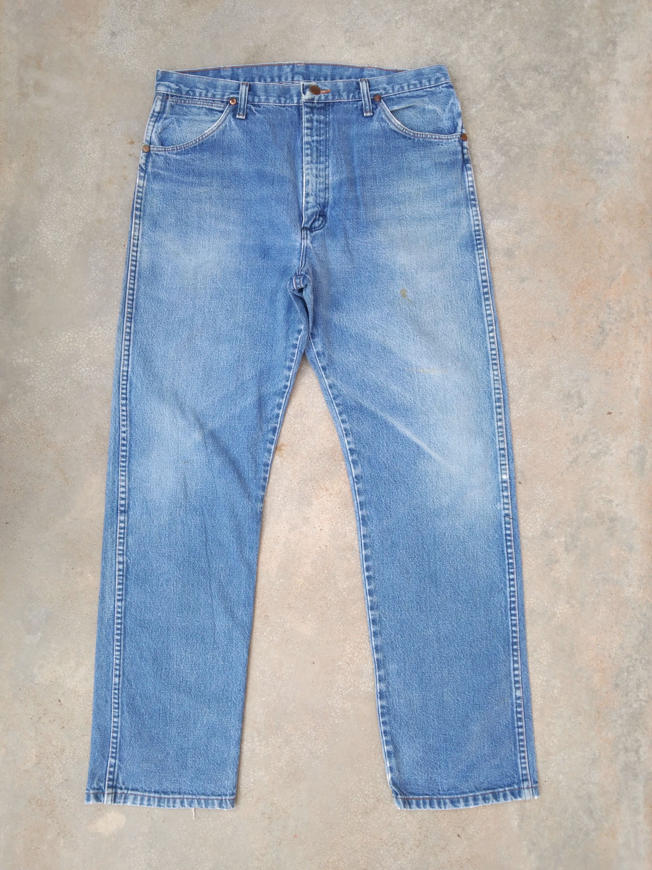 Wrangler Vintage Wrangler Faded Blue Jeans 34x32 Size US 34 / EU 50 - 1 Thumbnail