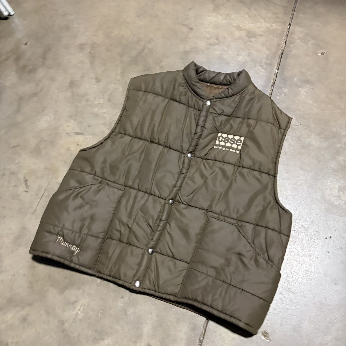 Vintage Vintage 80s Brown Puffer Vest Quilted Case IH Farming USA Size US XL / EU 56 / 4 - 3 Thumbnail