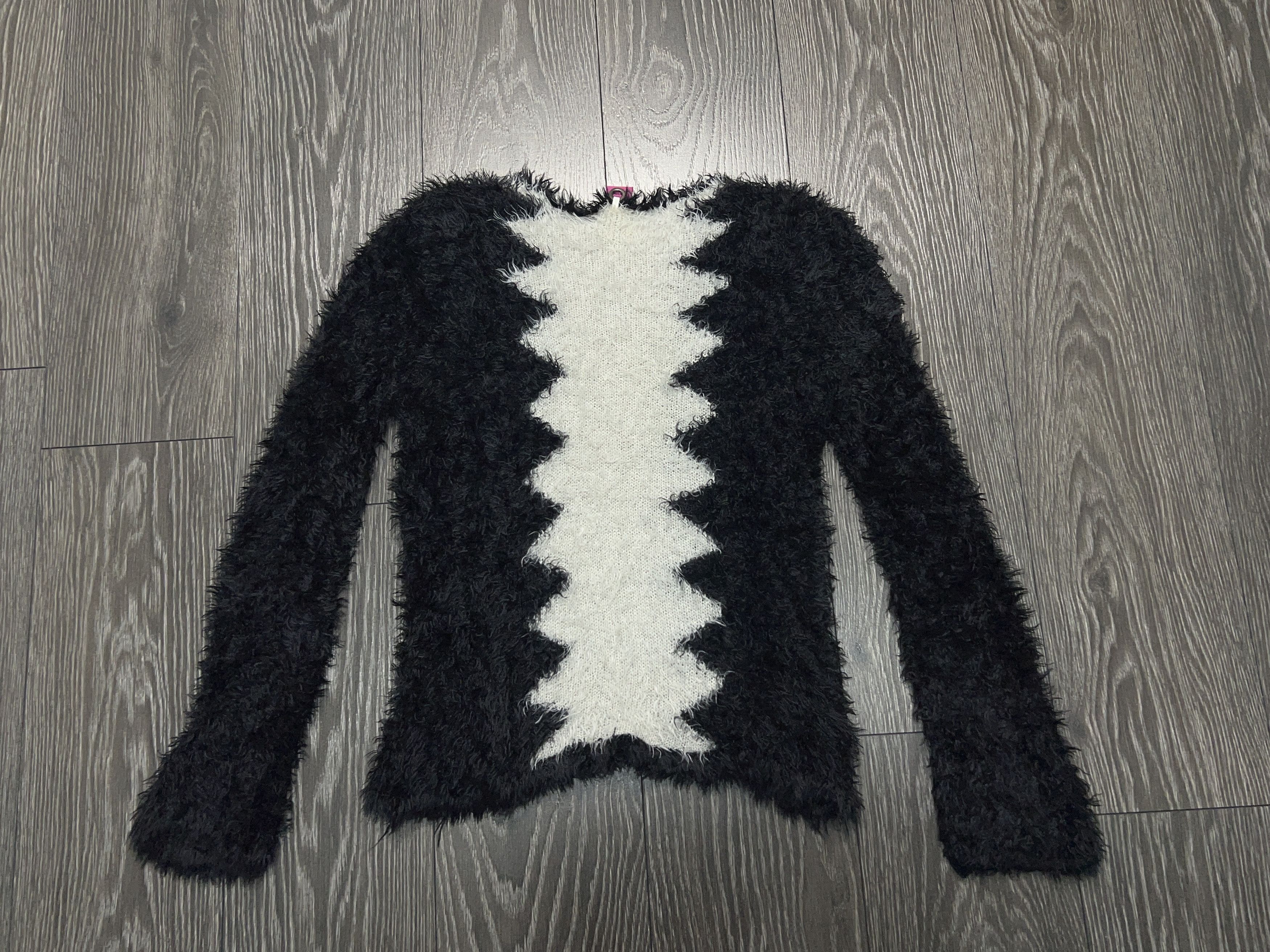 Designer Womens Save the Queen Black Sweater Pullover Fuzzy Floral M Size M / US 6-8 / IT 42-44 - 12 Thumbnail