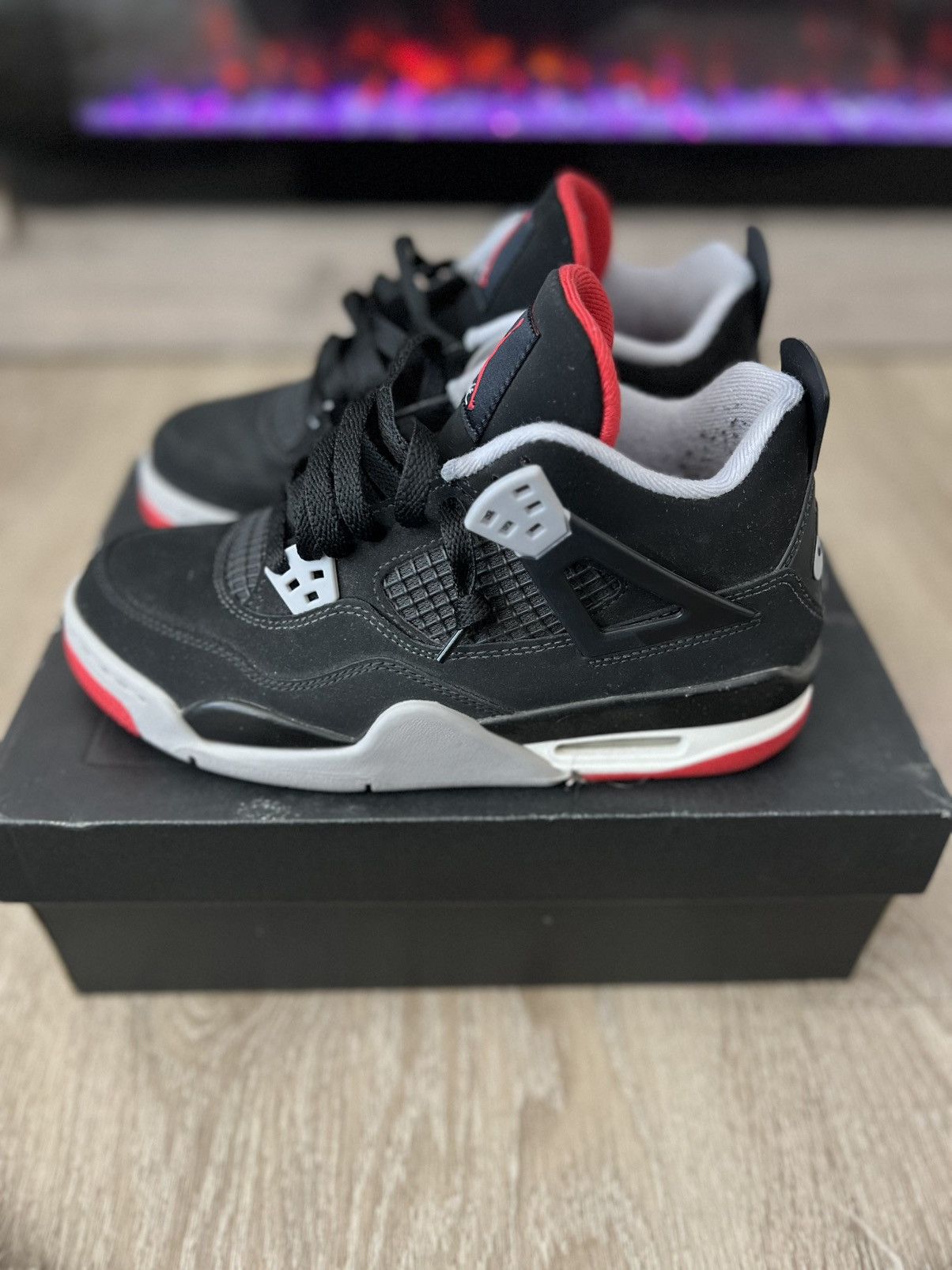 Jordan Brand Air Jordan 4 GS “Bred” 2019 Size US 6 / EU 39 - 3 Thumbnail