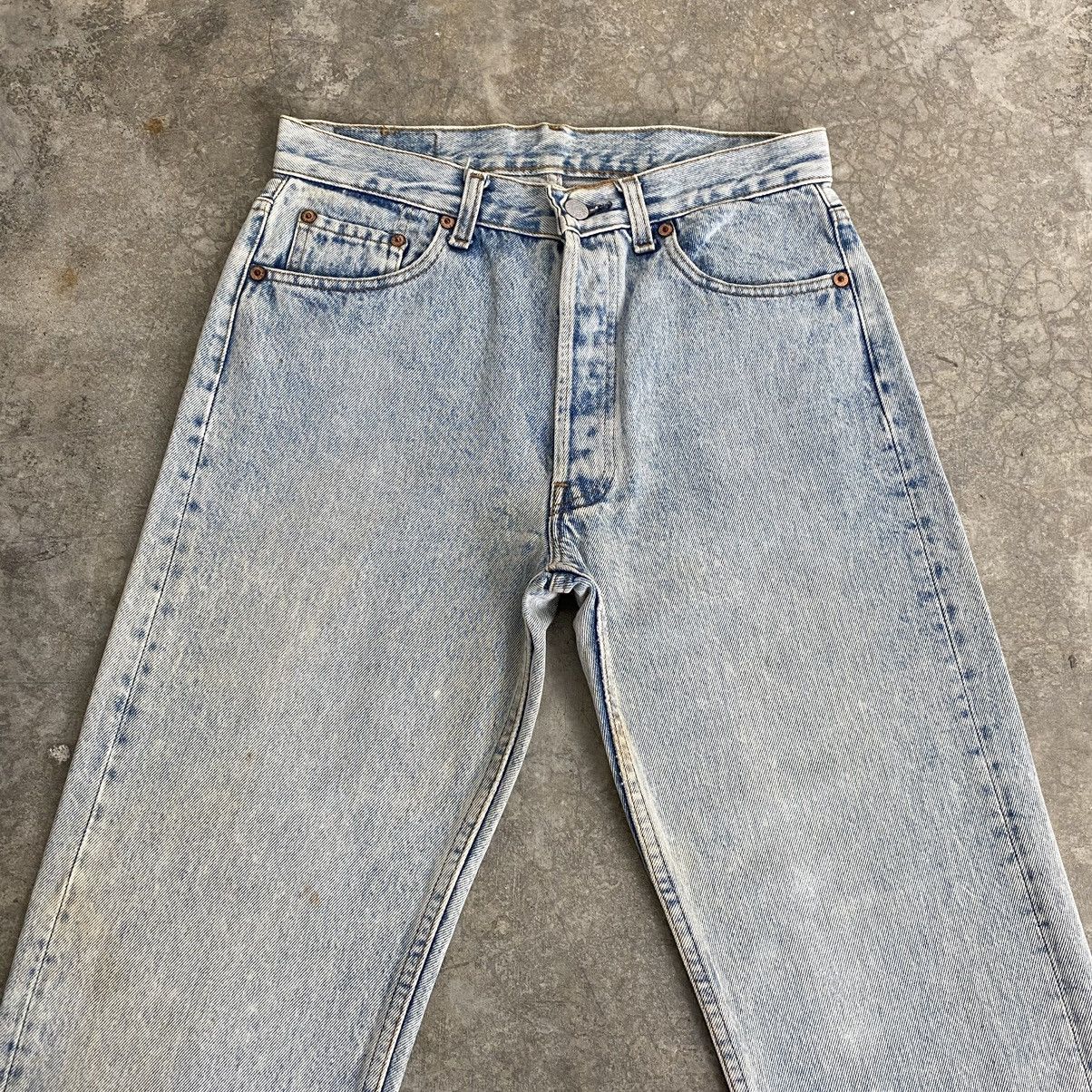 Levi's Size 28x27.5 Vintage 90’s Levis 501 Acid Washed Blue Jeans Size US 28 / EU 44 - 2 Thumbnail