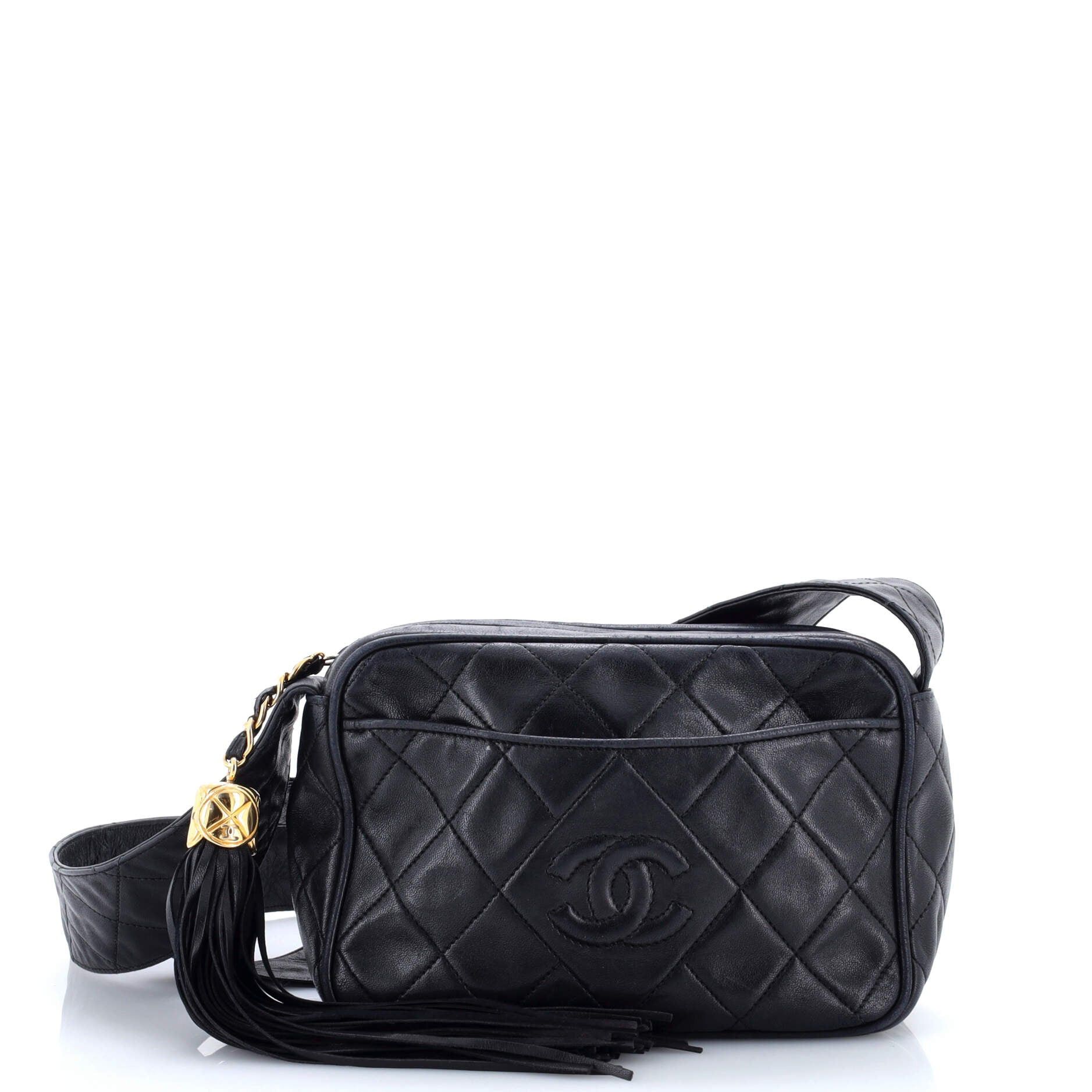 Chanel Vintage Diamond CC Slit Pocket Camera Bag Size ONE SIZE - 1 Thumbnail
