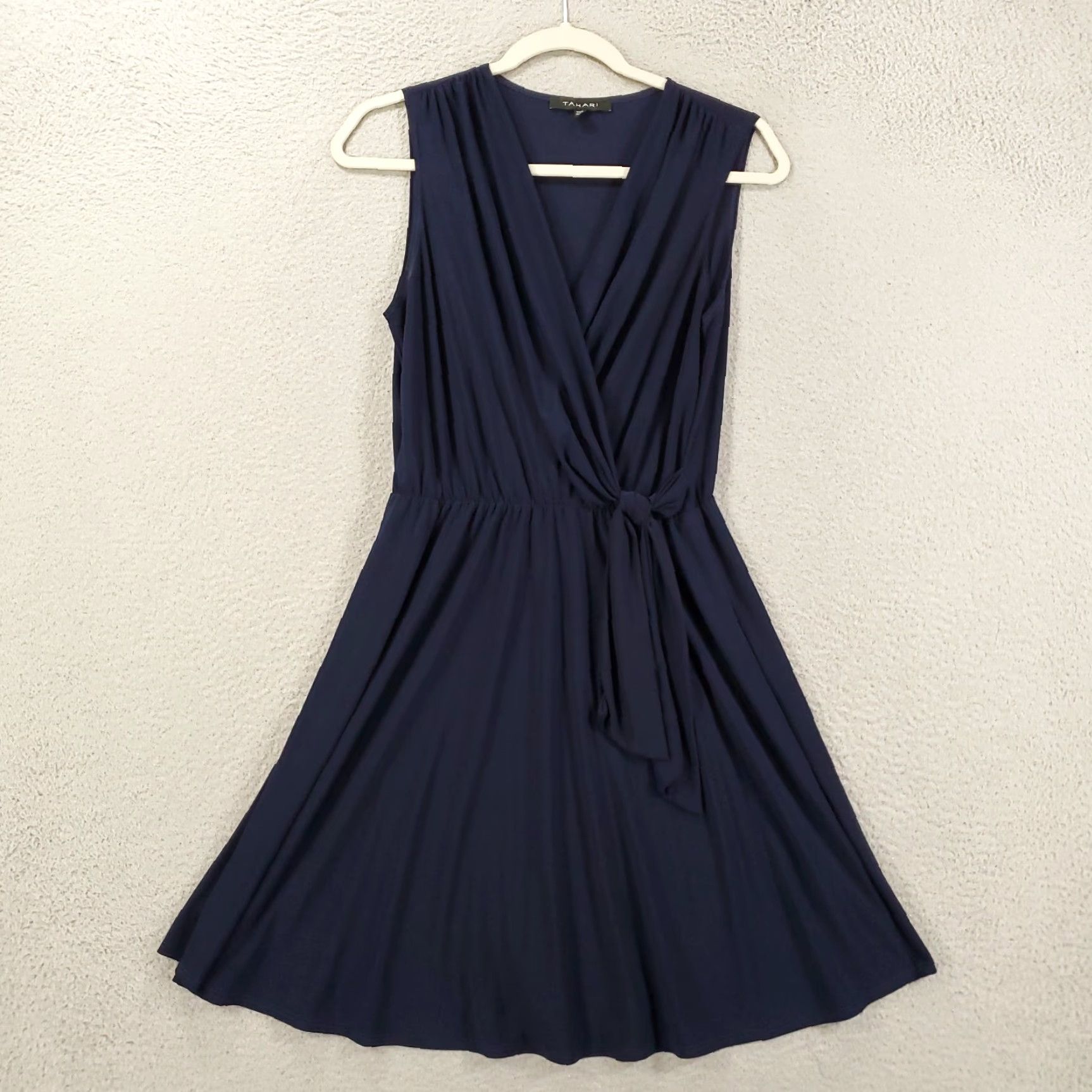 Vintage Tahari Blue Polyester Spandex Dress Wrap A-Line Fit & Flare Womens Medium Dress Tahari Size M / US 6-8 / IT 42-44 - 2 Thumbnail