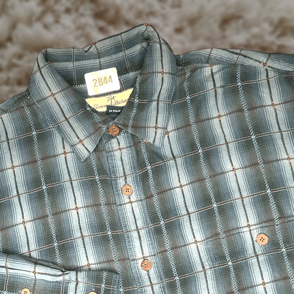VINTAGE Tommy Bahama Shirt Mens Medium Silk Forest Green Plaid Button Front Long Sleeve Button-Up Collared Beach Classic Silk Green M Men