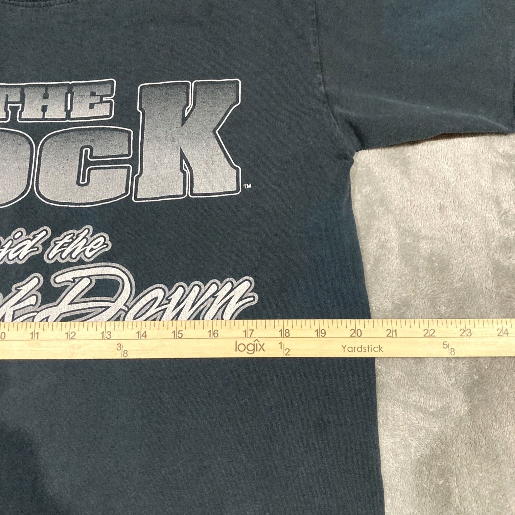 Vintage VINTAGE WWF THE ROCK Laid The Smack Down On My Candy Ass In New York T-Shirt L Black Mens Boys Size US L / EU 52-54 / 3 - 5 Thumbnail