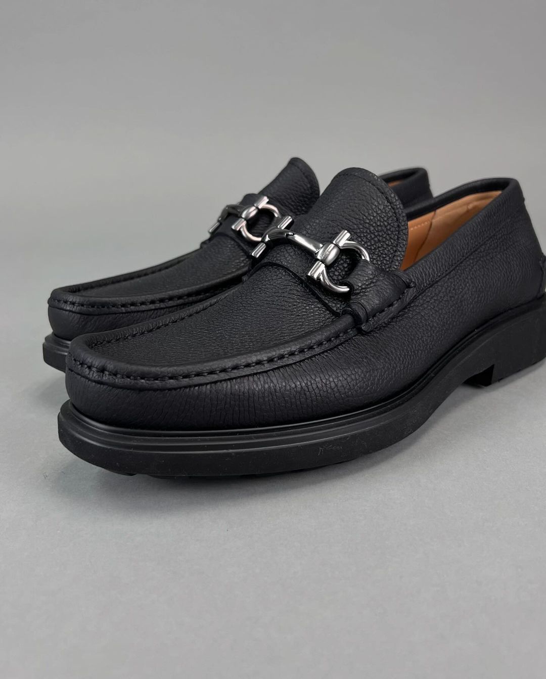 Salvatore Ferragamo o1s1rm0924 Glasgow Leather Loafers in Black Size US 11.5 / EU 44-45 - 1 Thumbnail