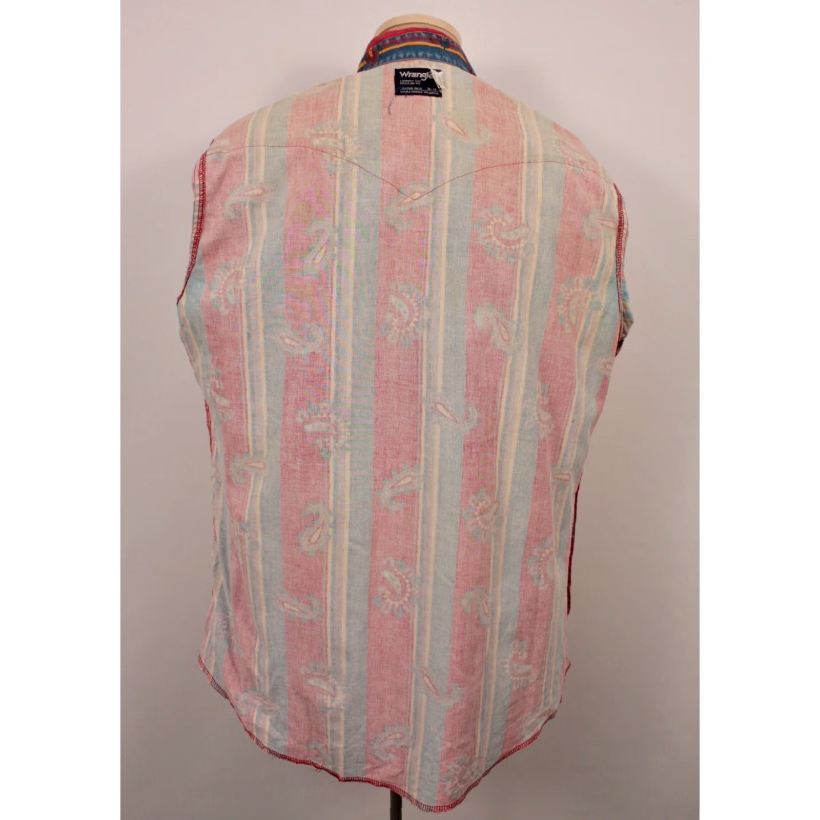 Wrangler VINTAGE Wrangler Western Shirt Mens 33 Red Blue Paisley 90s Shirt Wrangler 1990s"" Size US XS / EU 42 / 0 - 3 Thumbnail