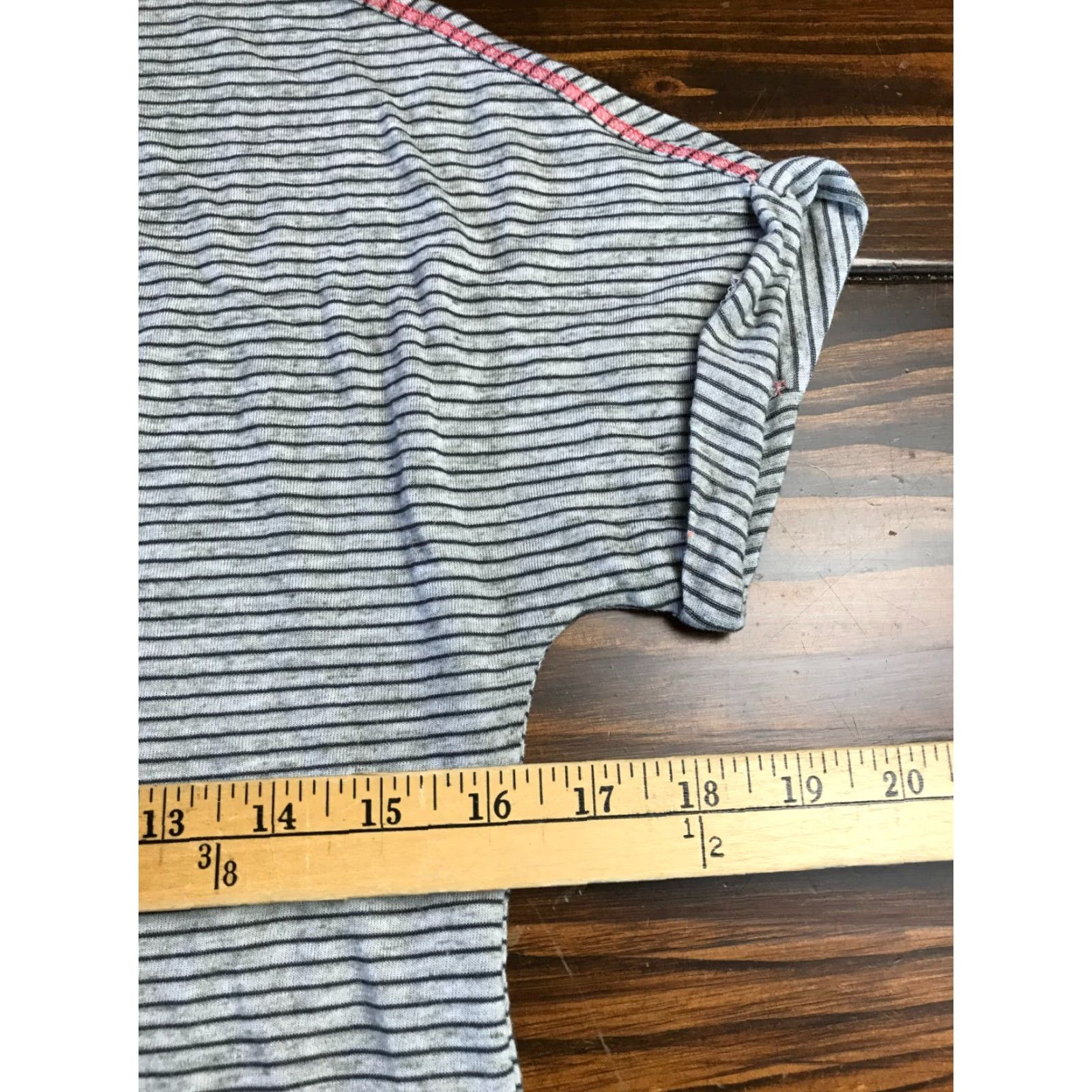 Eddie Bauer Eddie Bauer Shirt Women’s Size Small Gray Striped Cuffed Short Sleeve T-Shirt Regular Womens Size S / US 4 / IT 40 - 3 Thumbnail
