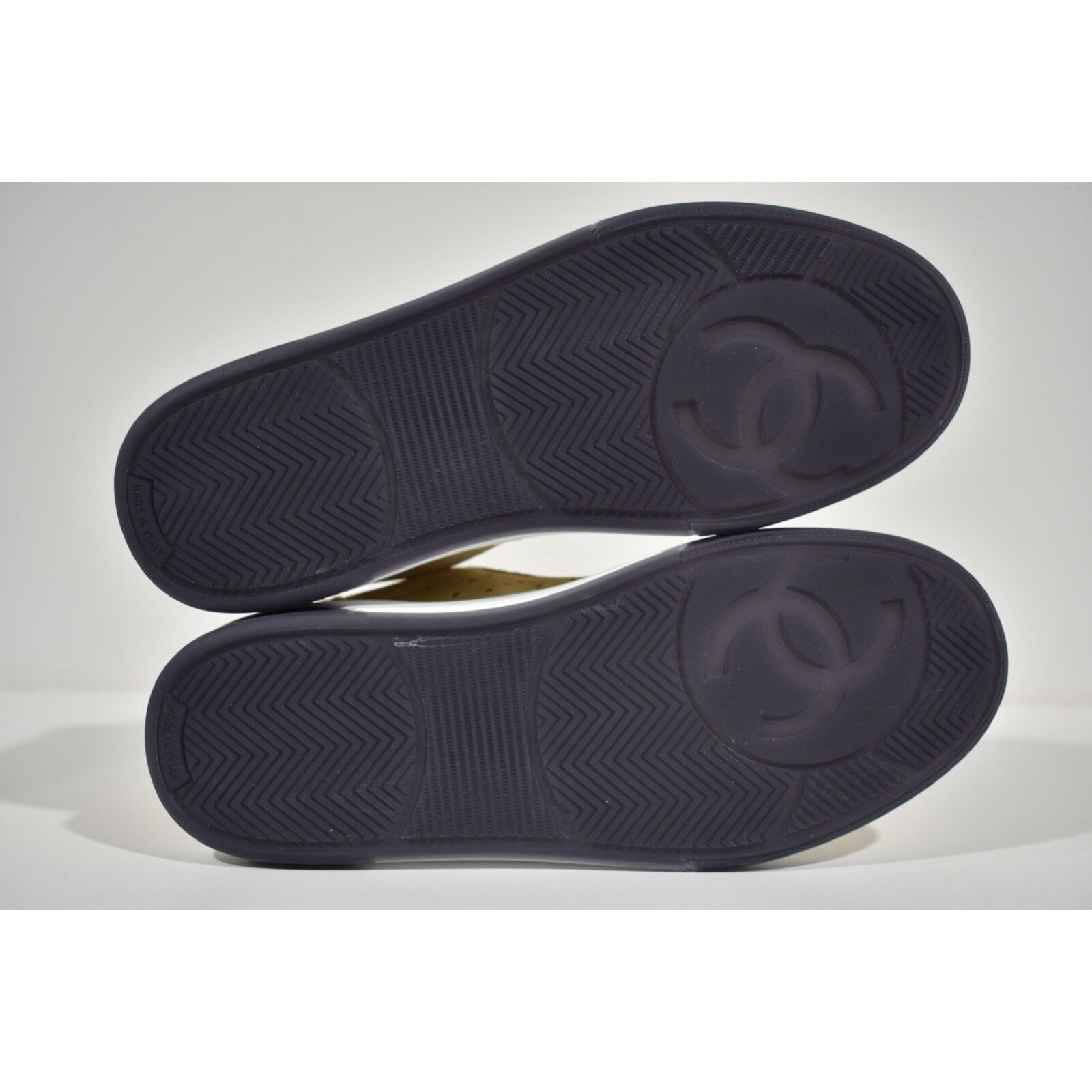 Chanel 22A Suede CC Logo Flat Lace Up Runner Trainer Sneaker 36.5 Size US 6.5 / IT 36.5 - 12 Thumbnail
