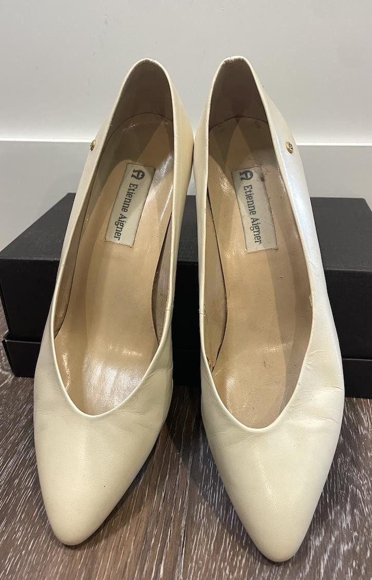Etienne Aigner Etienne Aigner Pump 9.5 Size US 9.5 / IT 39.5 - 1 Thumbnail
