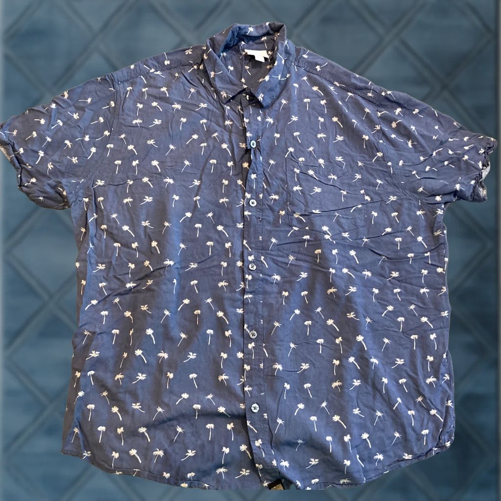 Vintage LuLaRoe Shirt XL Men Button-Up Short Sleeve Hawaiian Blue with Palm Trees Size US XL / EU 56 / 4 - 1 Thumbnail