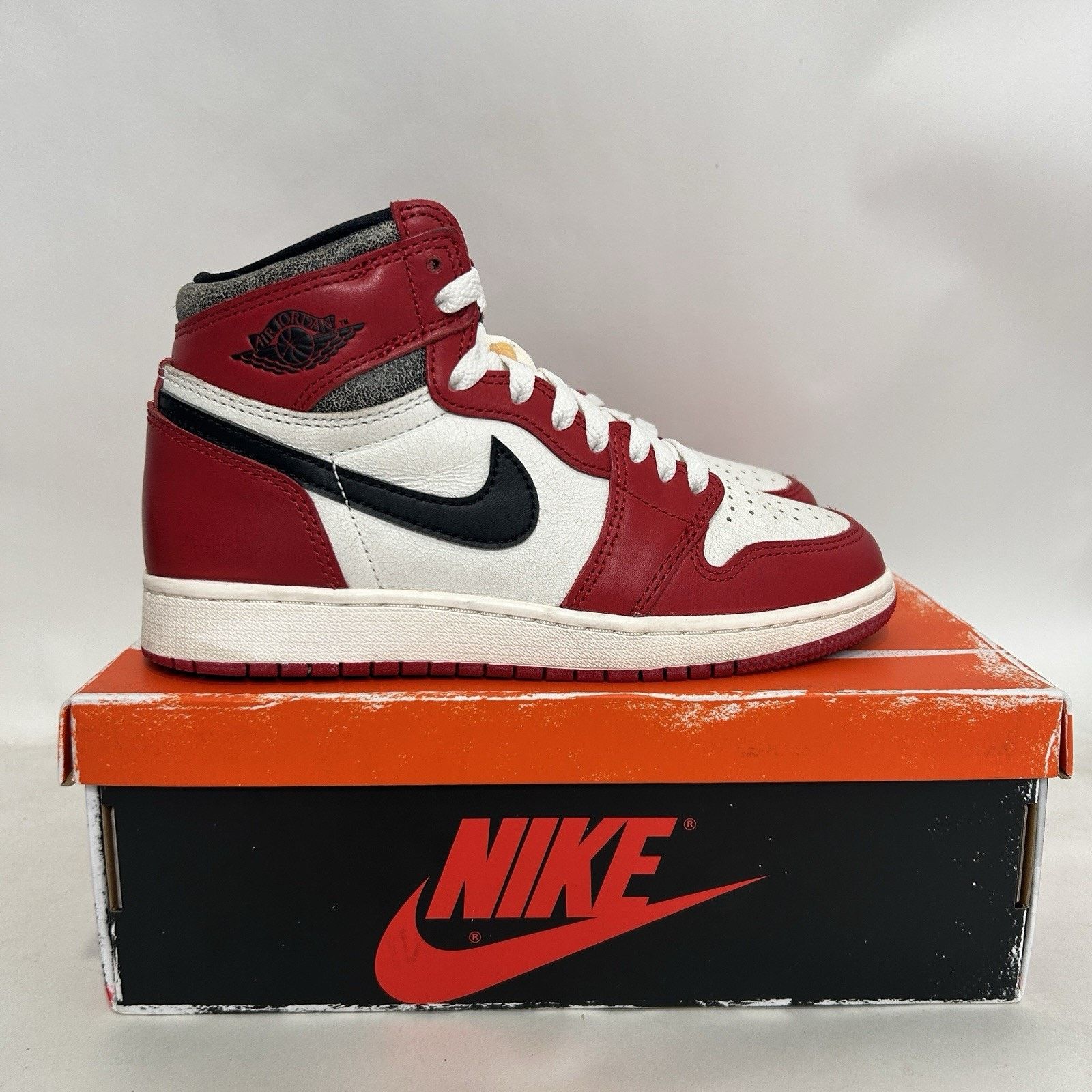 Jordan Brand Nike Air Jordan 1 Retro High GS “Chicago/Lost and Found” Size US 5.5 / IT 35.5 - 5 Thumbnail