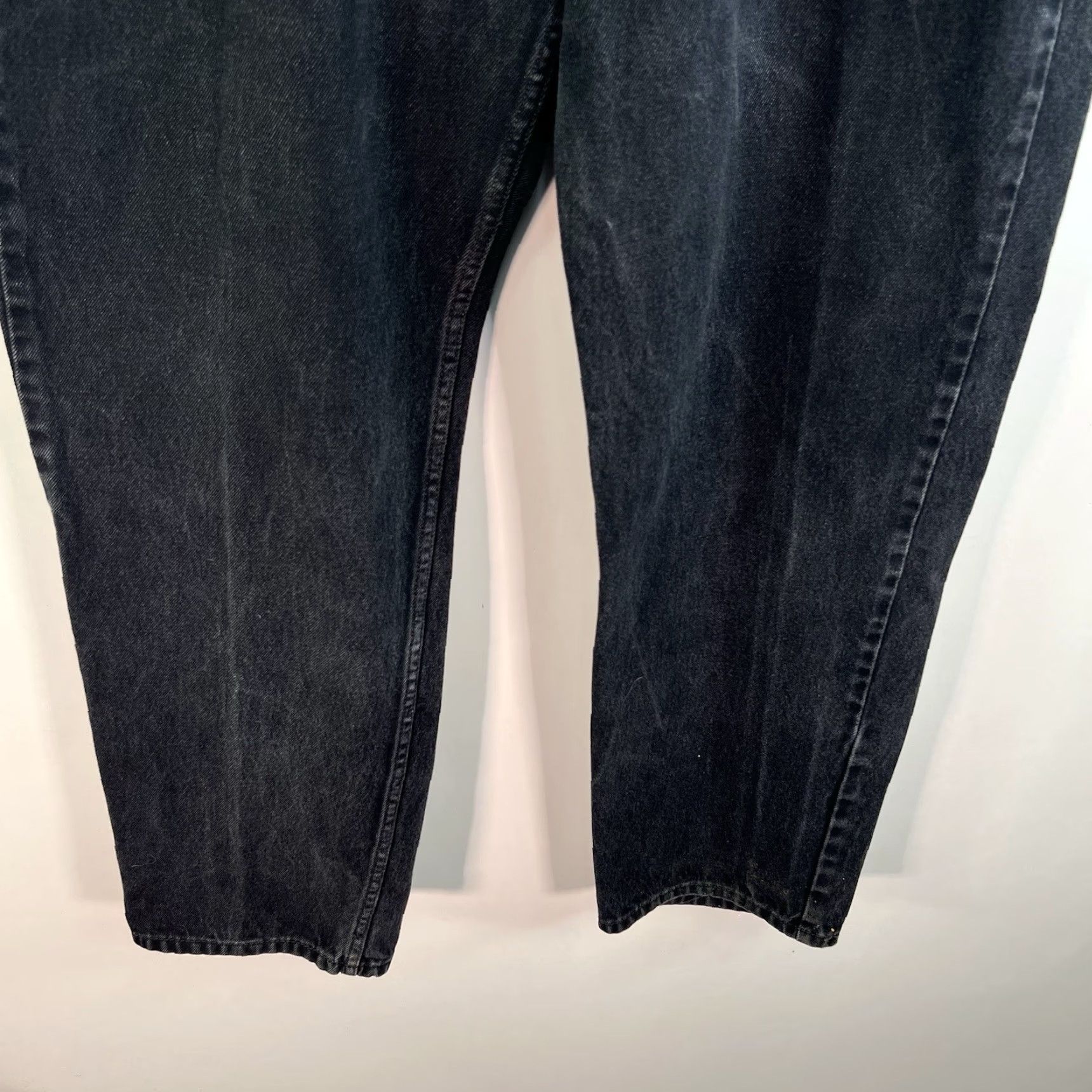 Levi's VINTAGE Levi's Jeans Men's Relaxed Fit Straight Denim Size 38 X32 Black 550 90s Size US 38 / EU 54 - 4 Thumbnail