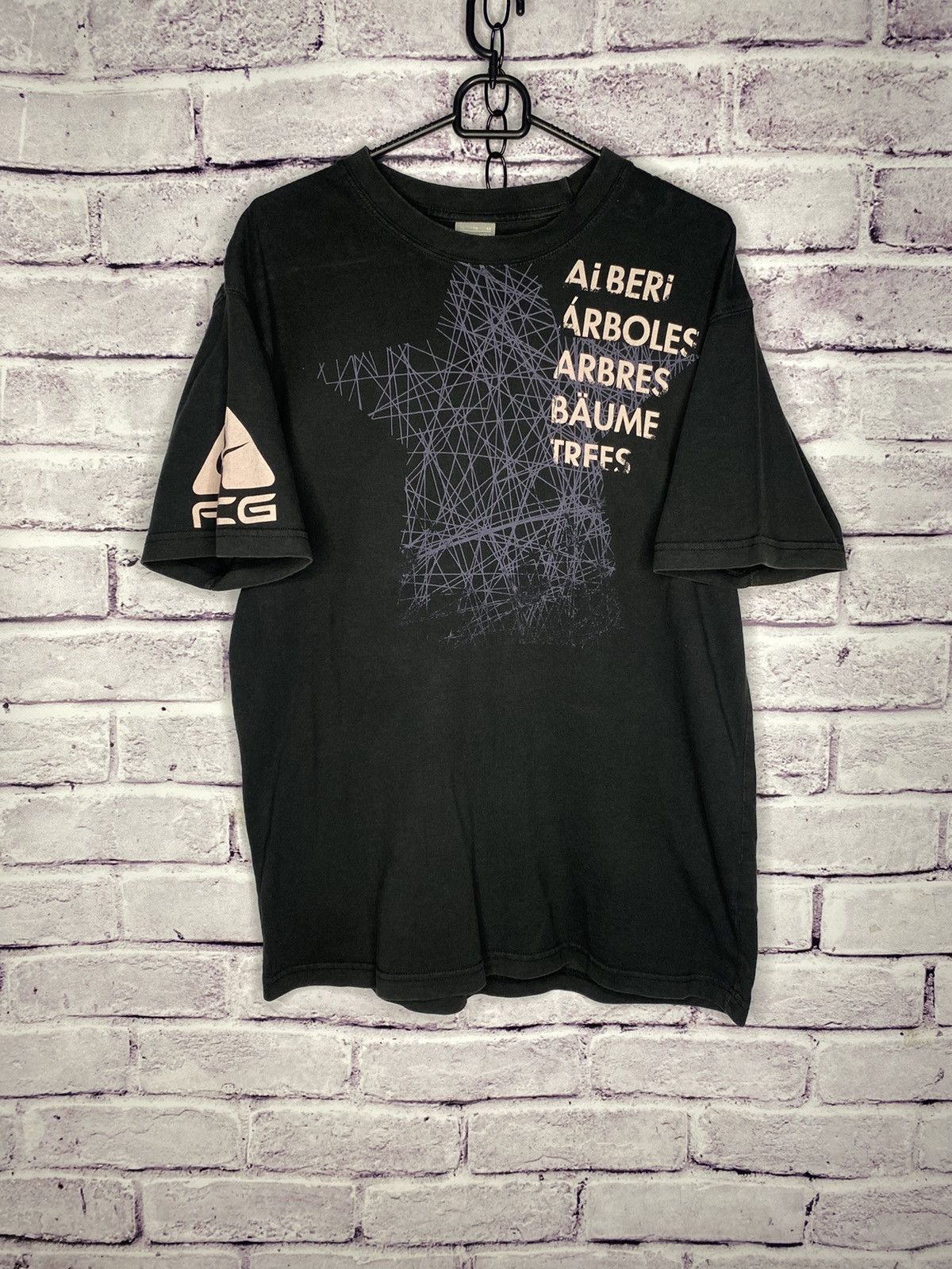 Nike ACG Men's Nike acg overprint T-Shirt streetwear y2k big logo Size US XL / EU 56 / 4 - 1 Thumbnail
