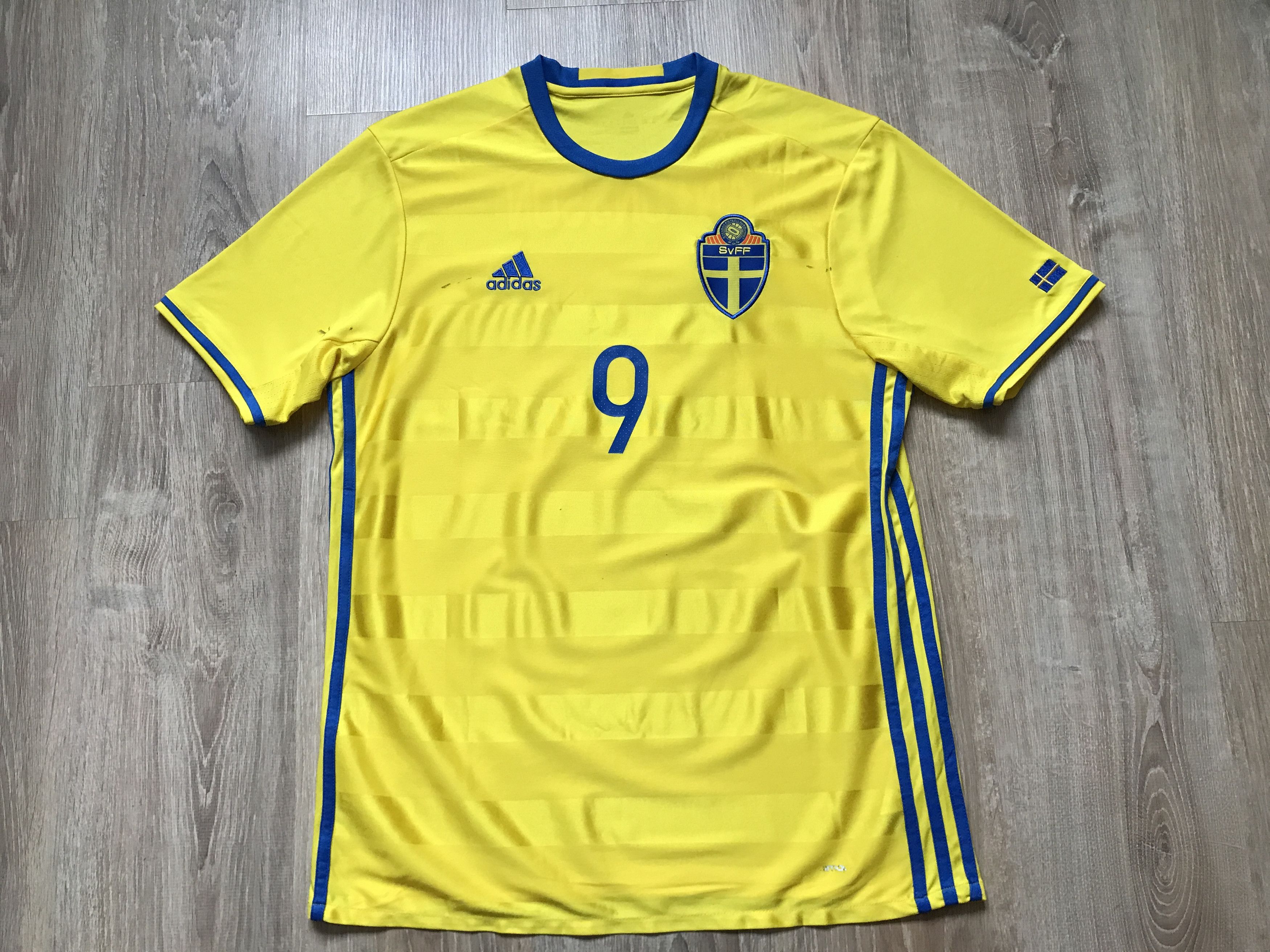 Adidas × Vintage Vintage Adidas Sweden National Football Team Antonsson #9 Size US L / EU 52-54 / 3 - 9 Thumbnail