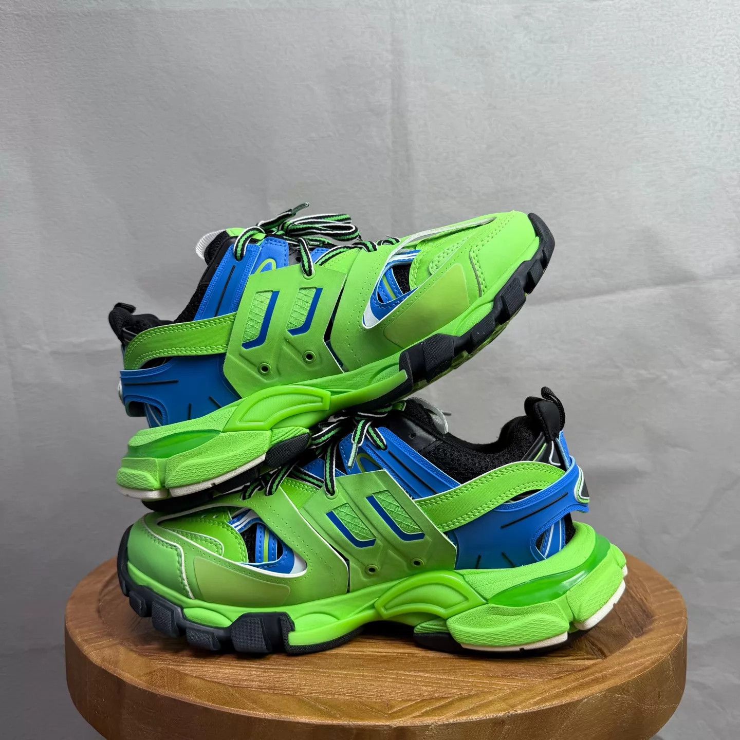 Balenciaga Balenciaga Track Sprite Green Blue 37 Box 99 New Size US 6.5 / IT 36.5 - 2 Thumbnail
