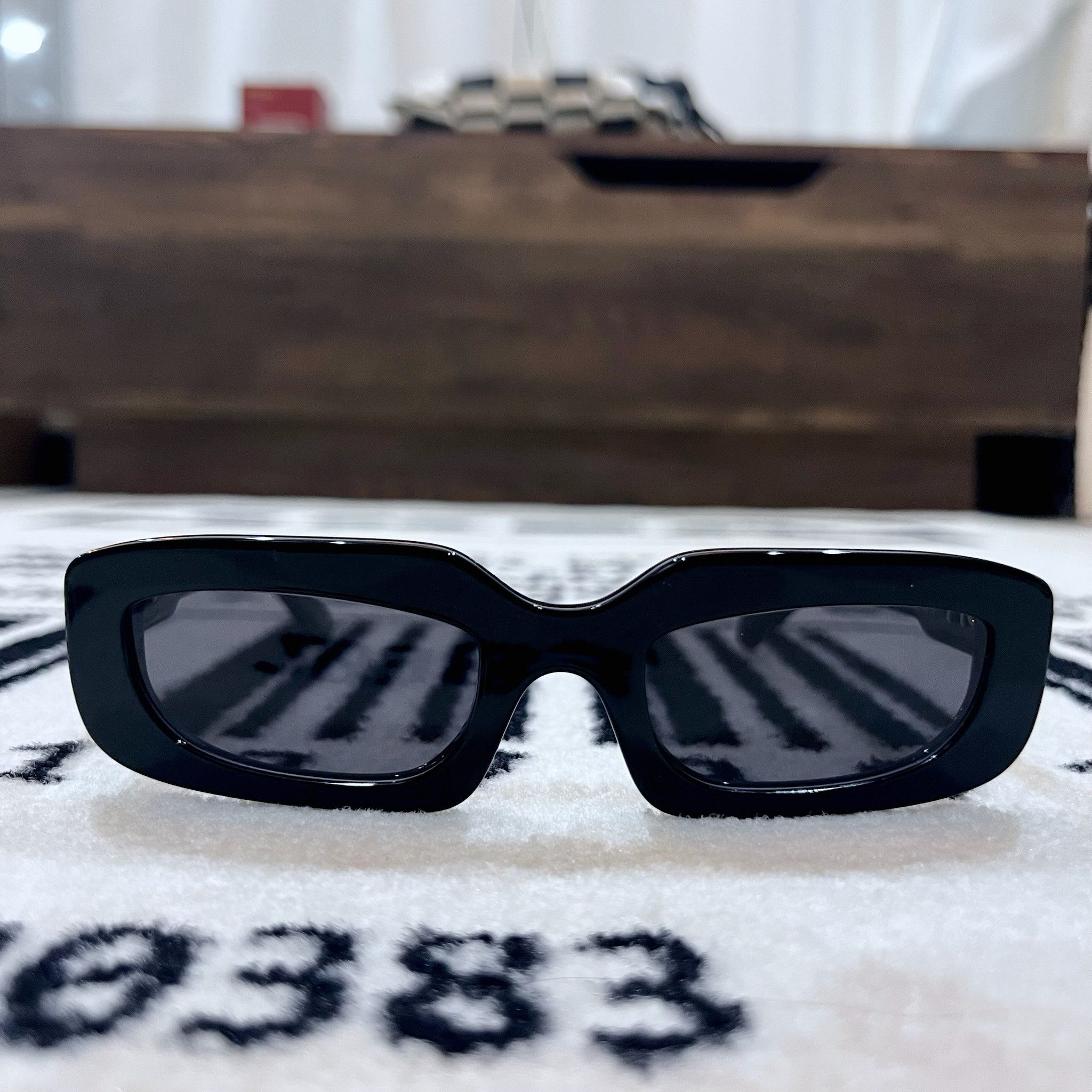 Off-White Off-White 52mm Renton Rectangle Off Logo on Arms Sunglasses Size ONE SIZE - 3 Thumbnail