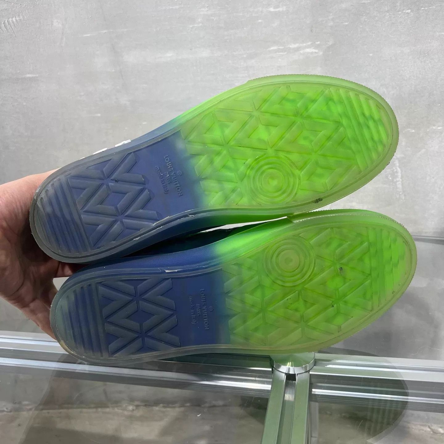 Louis Vuitton LV Ollie Gradient Fluorescent Green UK9/43 Size US 10 / EU 43 - 7 Thumbnail