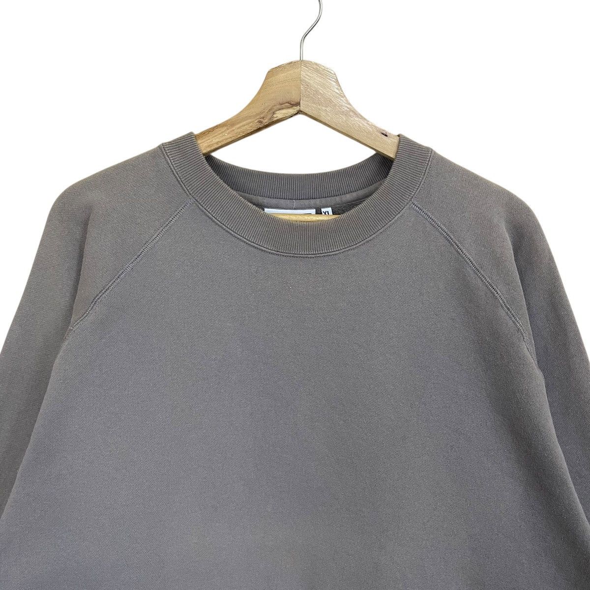Vintage Vintage 90’s Discus Athletic Plain Crewneck Sweatshirt Size US L / EU 52-54 / 3 - 4 Thumbnail