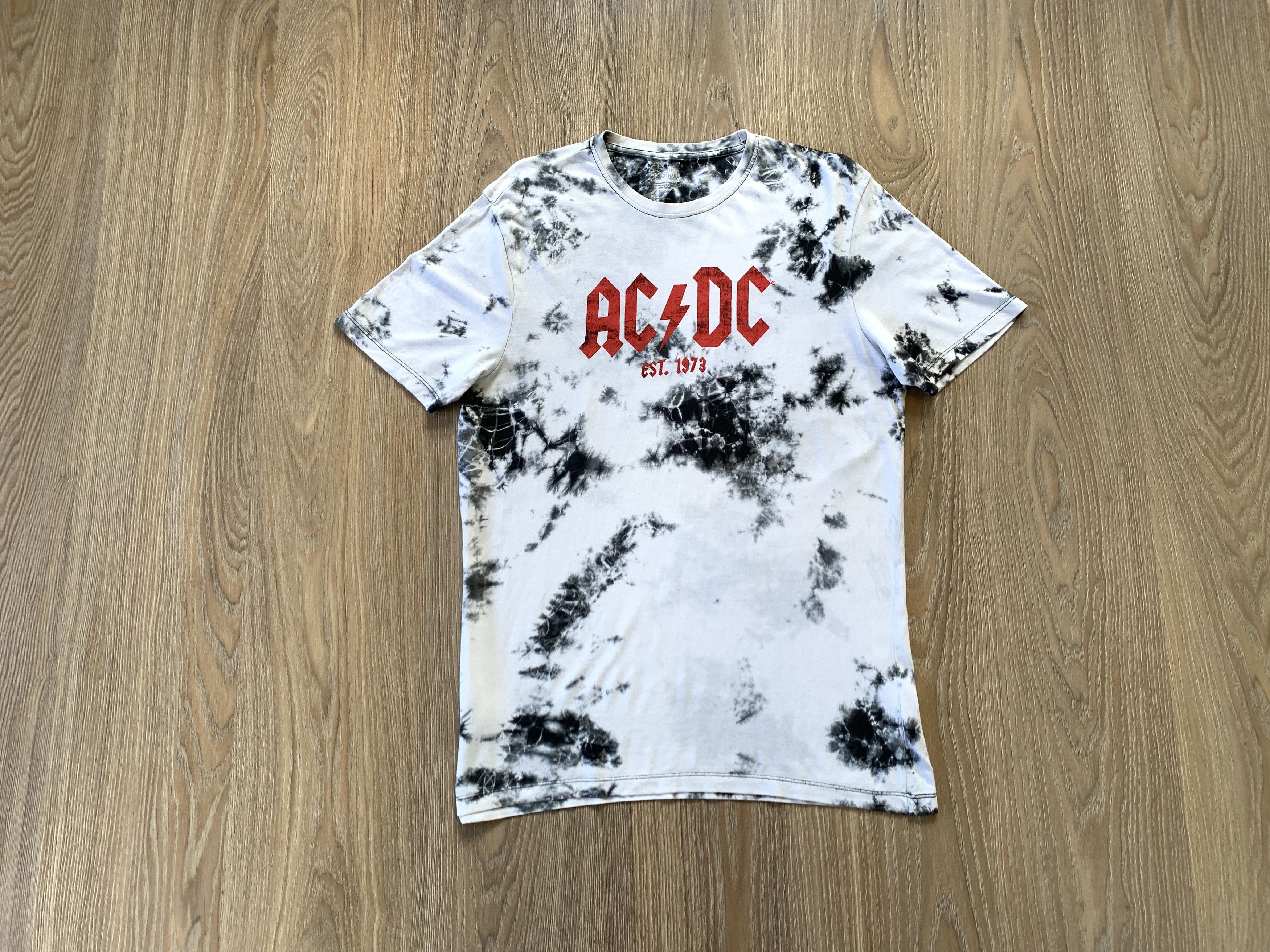 AC/DC × Band Tees × Vintage AC/DC Tie Dye T Shirt 2022 Size US S / EU 44-46 / 1 - 10 Thumbnail