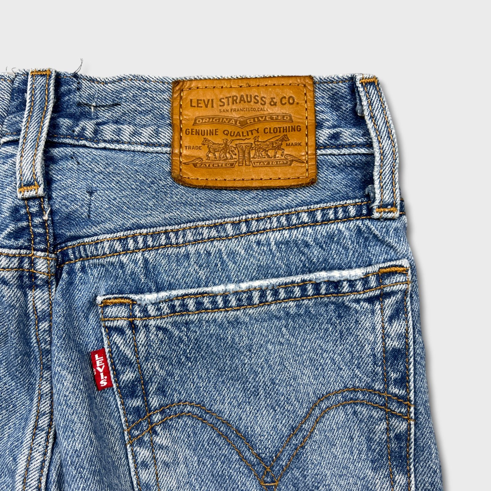 Levi's × Vintage Levi’s Wedgie Straight Jeans 24x25 Light Wash Distress Denim Size 24" / US 00 / IT 34 - 7 Thumbnail