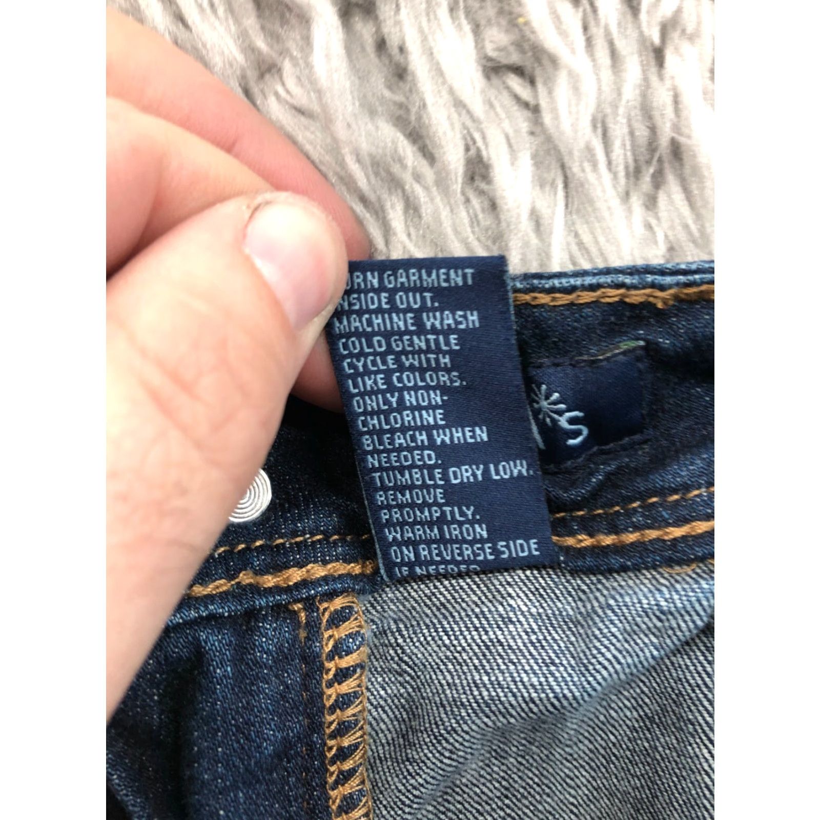 Denime dELiA*s Shorts Jeans Juniors Size 7 Mid Rise Dark Wash Blue Denim Boyfriend Casual 5-Pocket Womens XS-7? Size 28" / US 6 / IT 42 - 8 Thumbnail