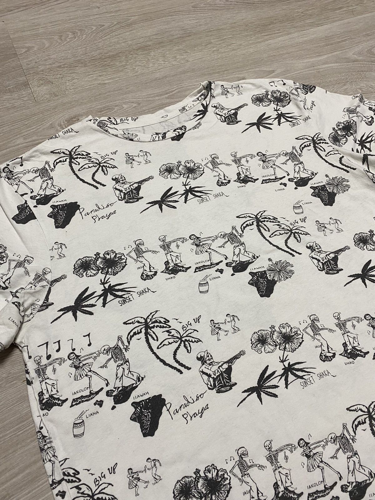 Vintage Allsaints Portugal Overprint Beach Hawaii style